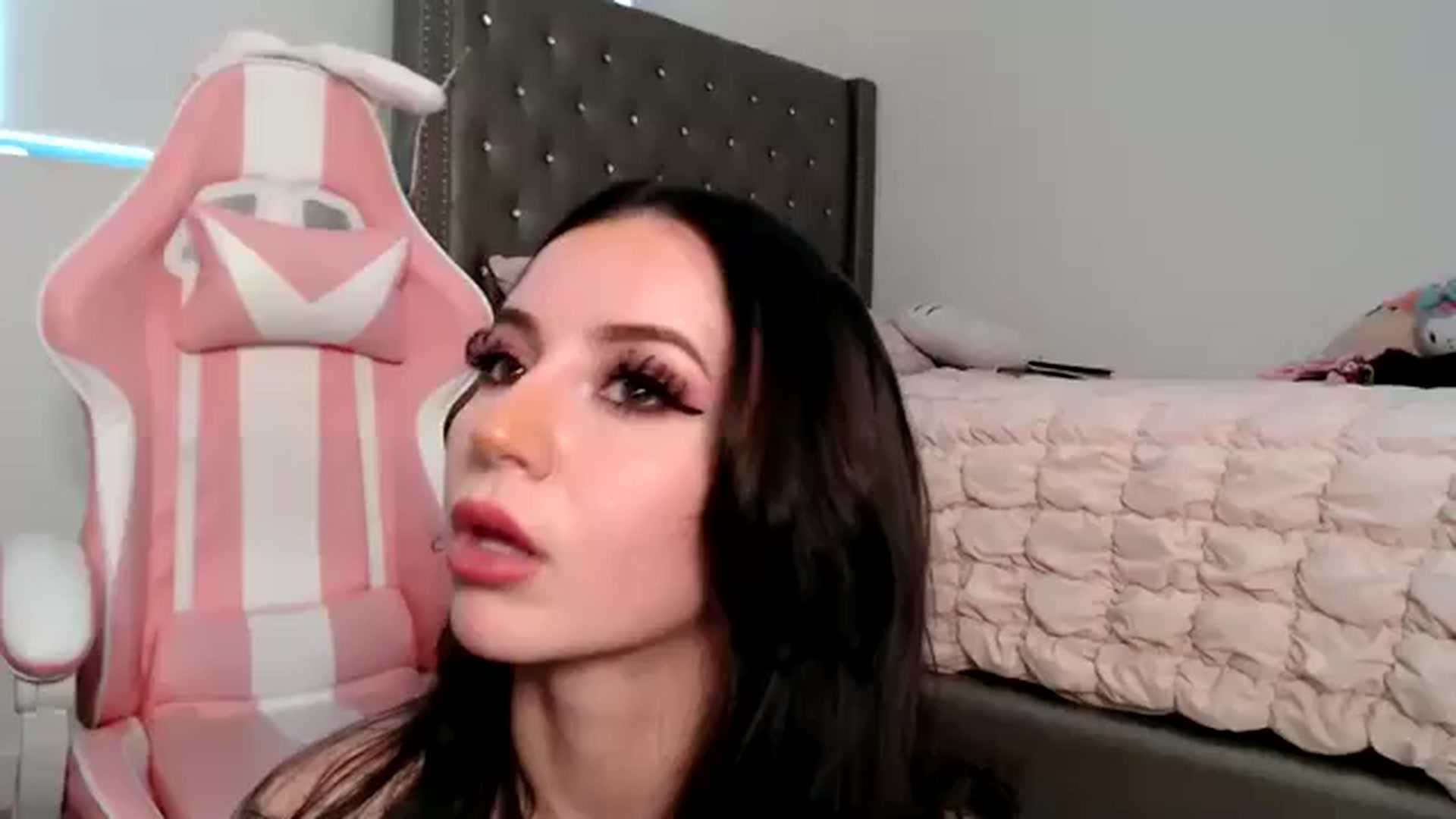 Gallery image thumbnail from iplayhardbabe's myfreecams stream on, 06/07/2024, 22:40 image 6 of 20