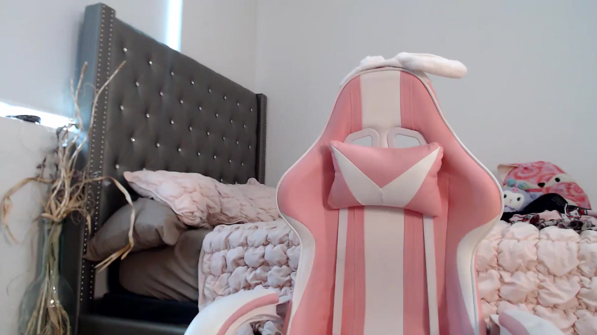 Gallery image thumbnail from iplayhardbabe's myfreecams stream on, 06/09/2024, 20:09 image 6 of 20