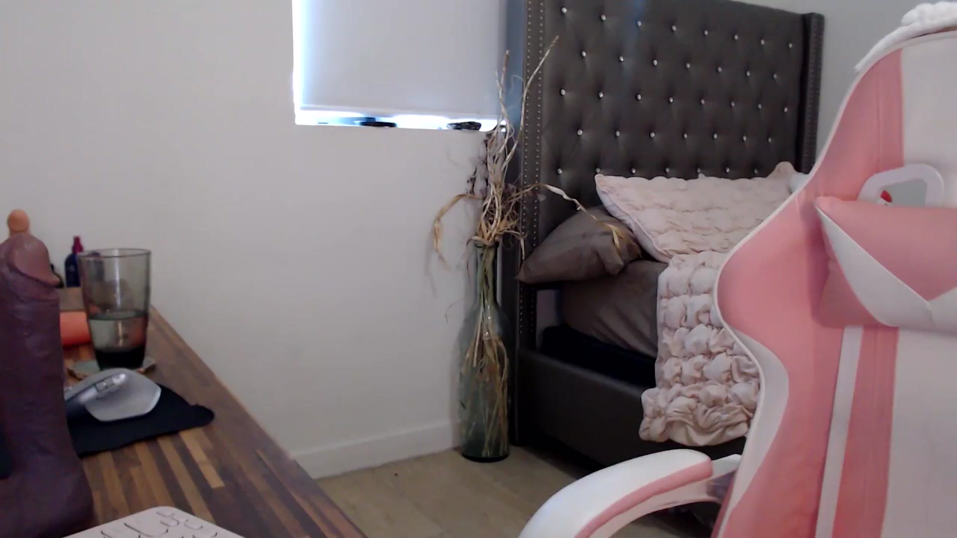 Gallery image thumbnail from iplayhardbabe's myfreecams stream on, 06/10/2024, 20:03 image 19 of 20