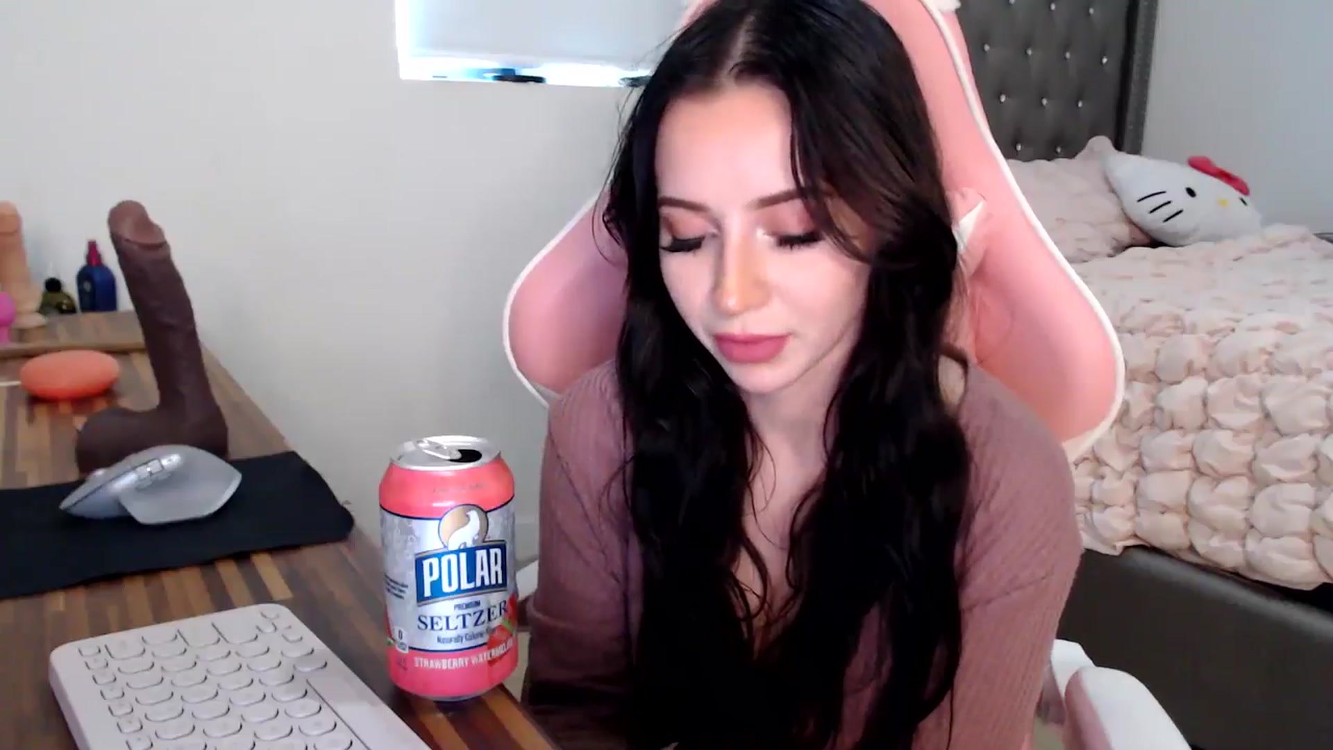 Gallery image thumbnail from iplayhardbabe's myfreecams stream on, 06/10/2024, 22:27 image 5 of 20