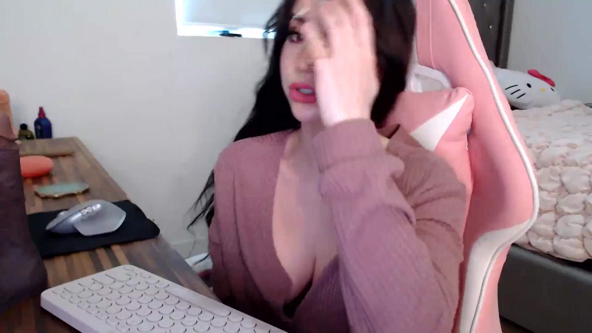 Gallery image thumbnail from iplayhardbabe's myfreecams stream on, 06/10/2024, 22:27 image 4 of 20