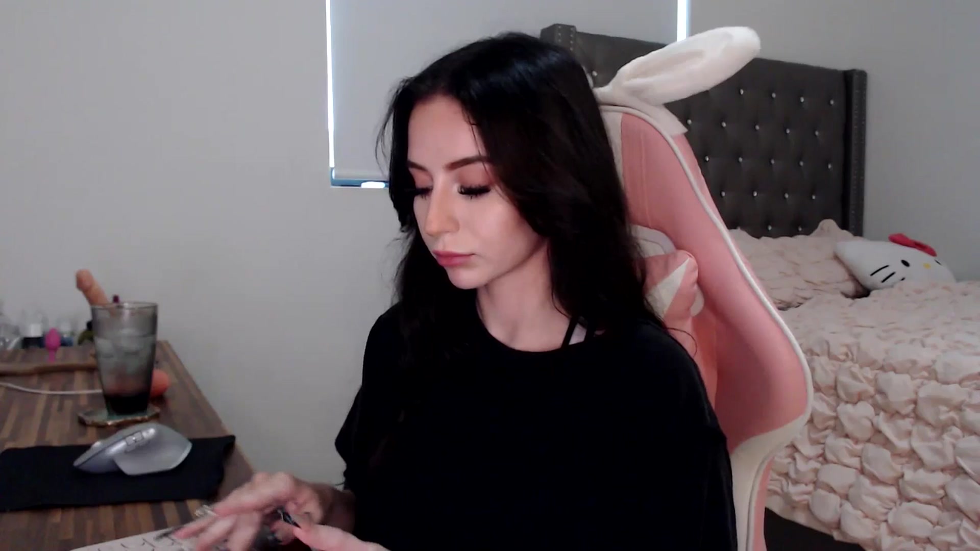 Gallery image thumbnail from iplayhardbabe's myfreecams stream on, 06/11/2024, 20:22 image 6 of 20