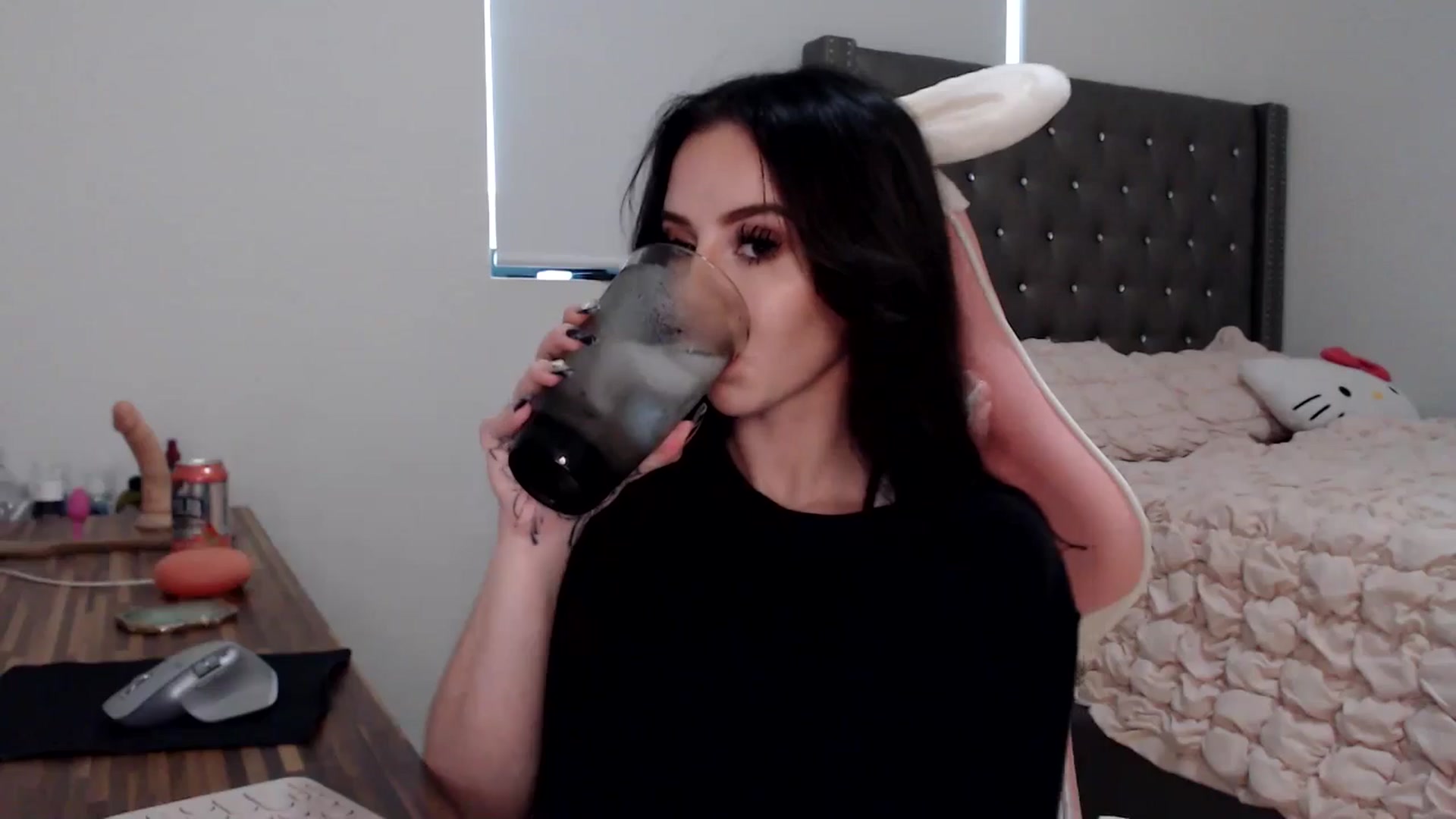 Gallery image thumbnail from iplayhardbabe's myfreecams stream on, 06/11/2024, 20:22 image 7 of 20