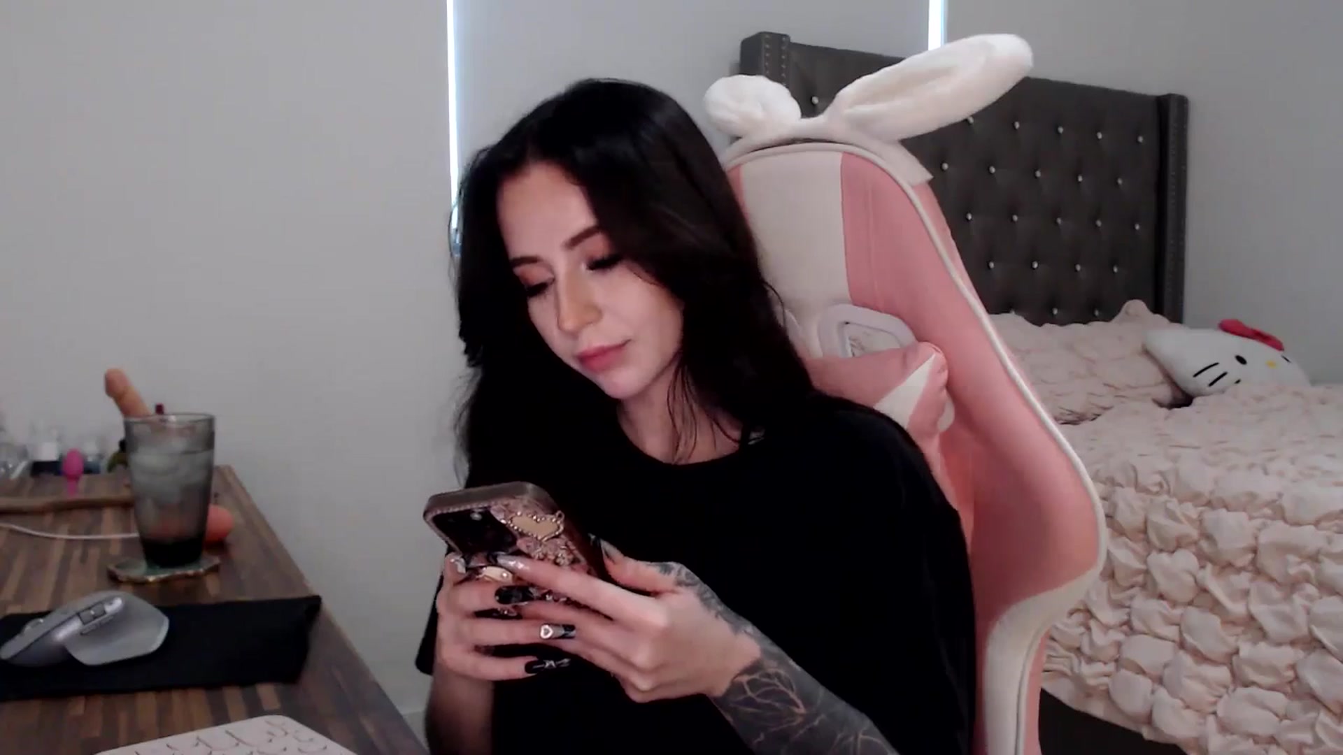 Gallery image thumbnail from iplayhardbabe's myfreecams stream on, 06/11/2024, 20:22 image 2 of 20
