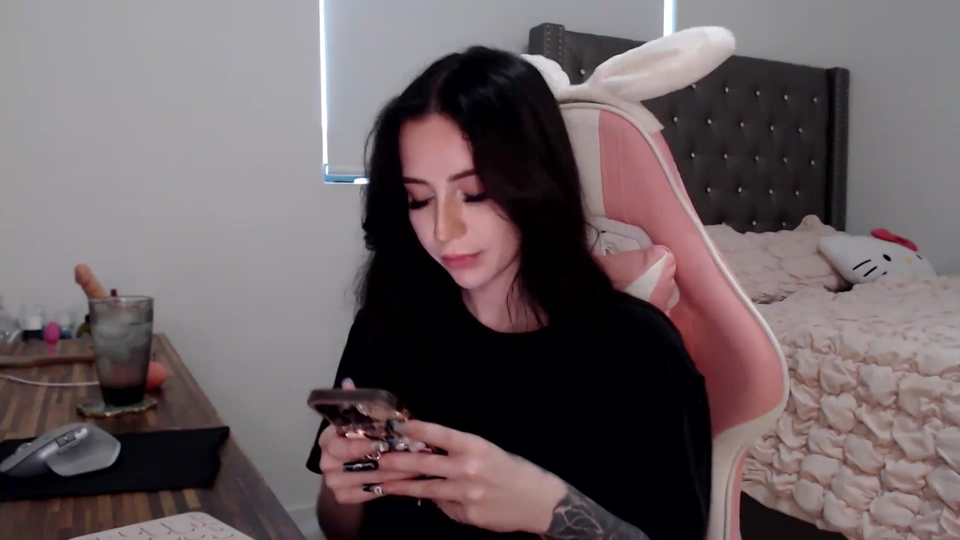 Gallery image thumbnail from iplayhardbabe's myfreecams stream on, 06/11/2024, 20:22 image 3 of 20