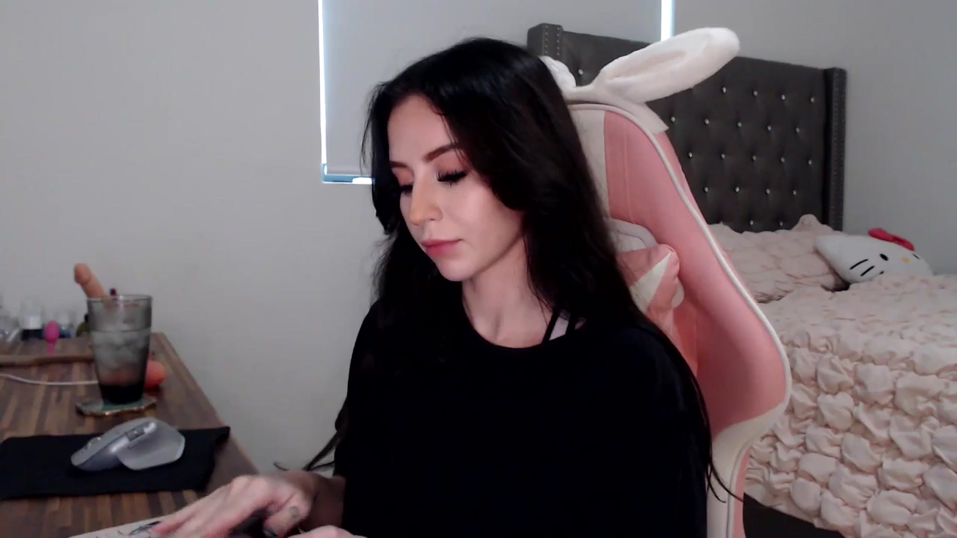 Gallery image thumbnail from iplayhardbabe's myfreecams stream on, 06/11/2024, 20:22 image 8 of 20