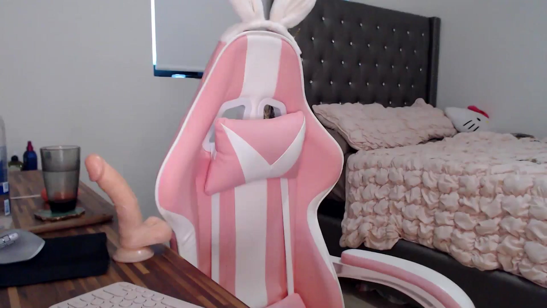 Gallery image thumbnail from iplayhardbabe's myfreecams stream on, 06/12/2024, 20:57 image 5 of 20