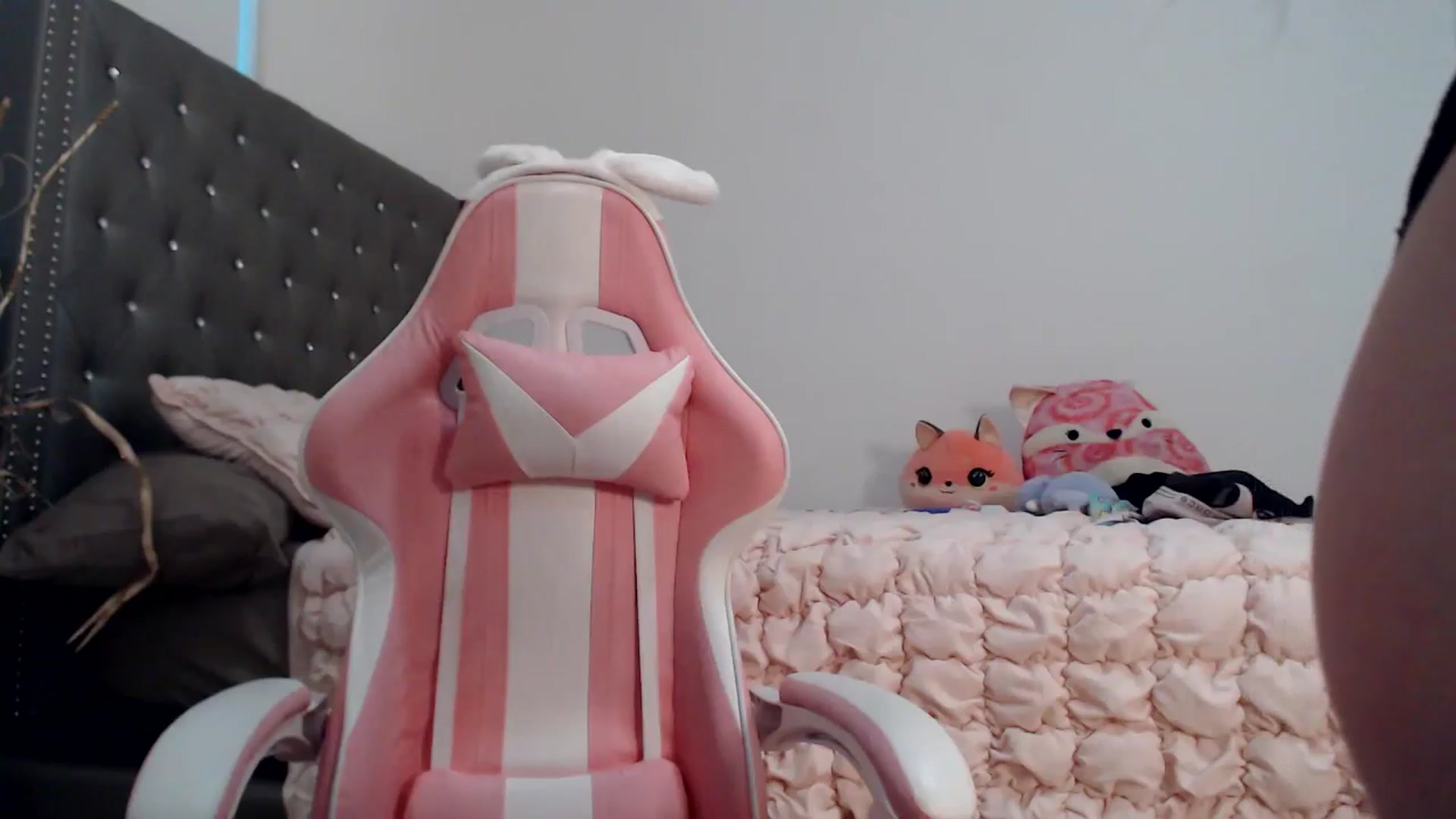 Gallery image thumbnail from iplayhardbabe's myfreecams stream on, 06/12/2024, 21:33 image 19 of 20