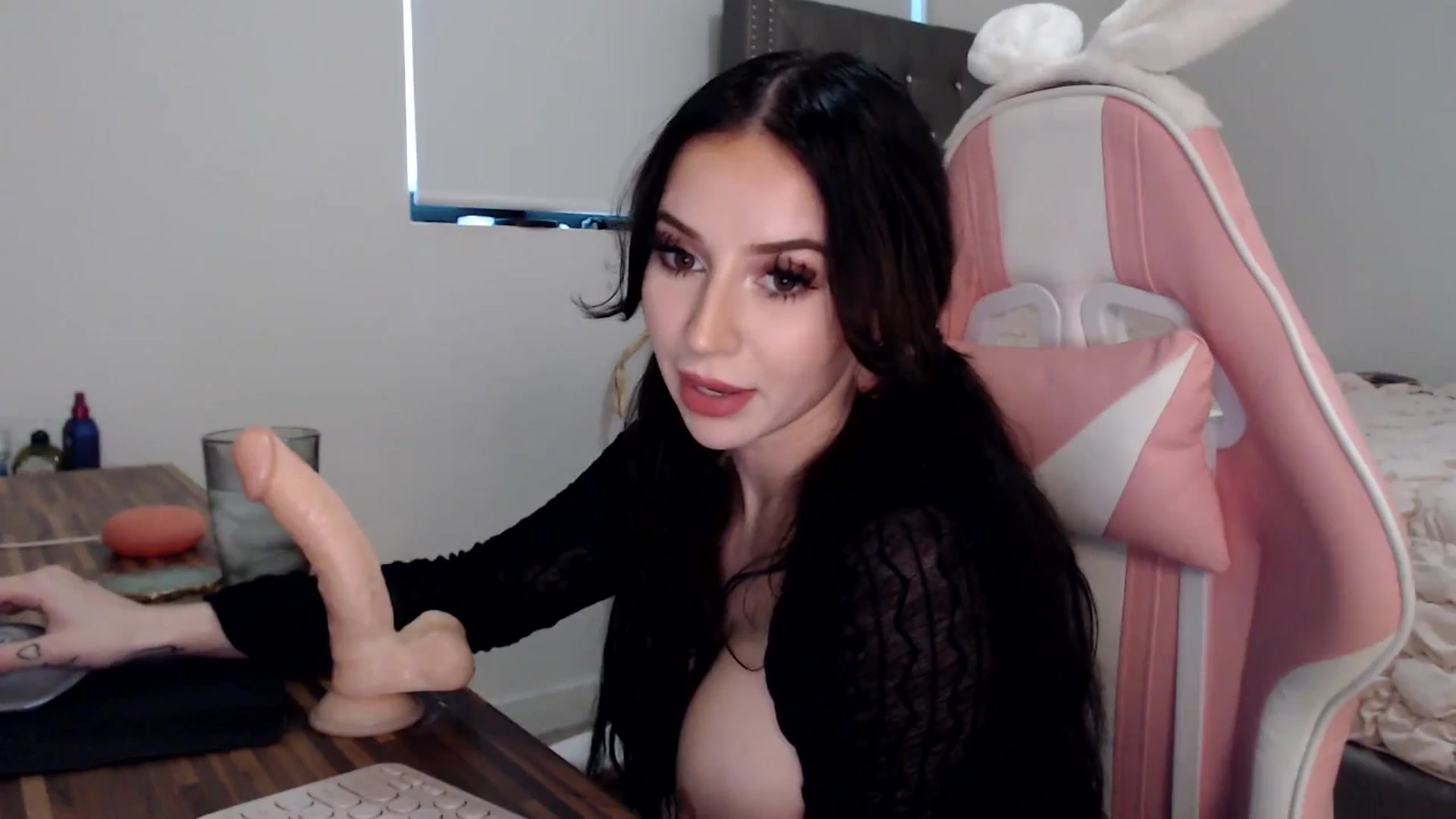 Gallery image thumbnail from iplayhardbabe's myfreecams stream on, 06/12/2024, 21:33 image 3 of 20