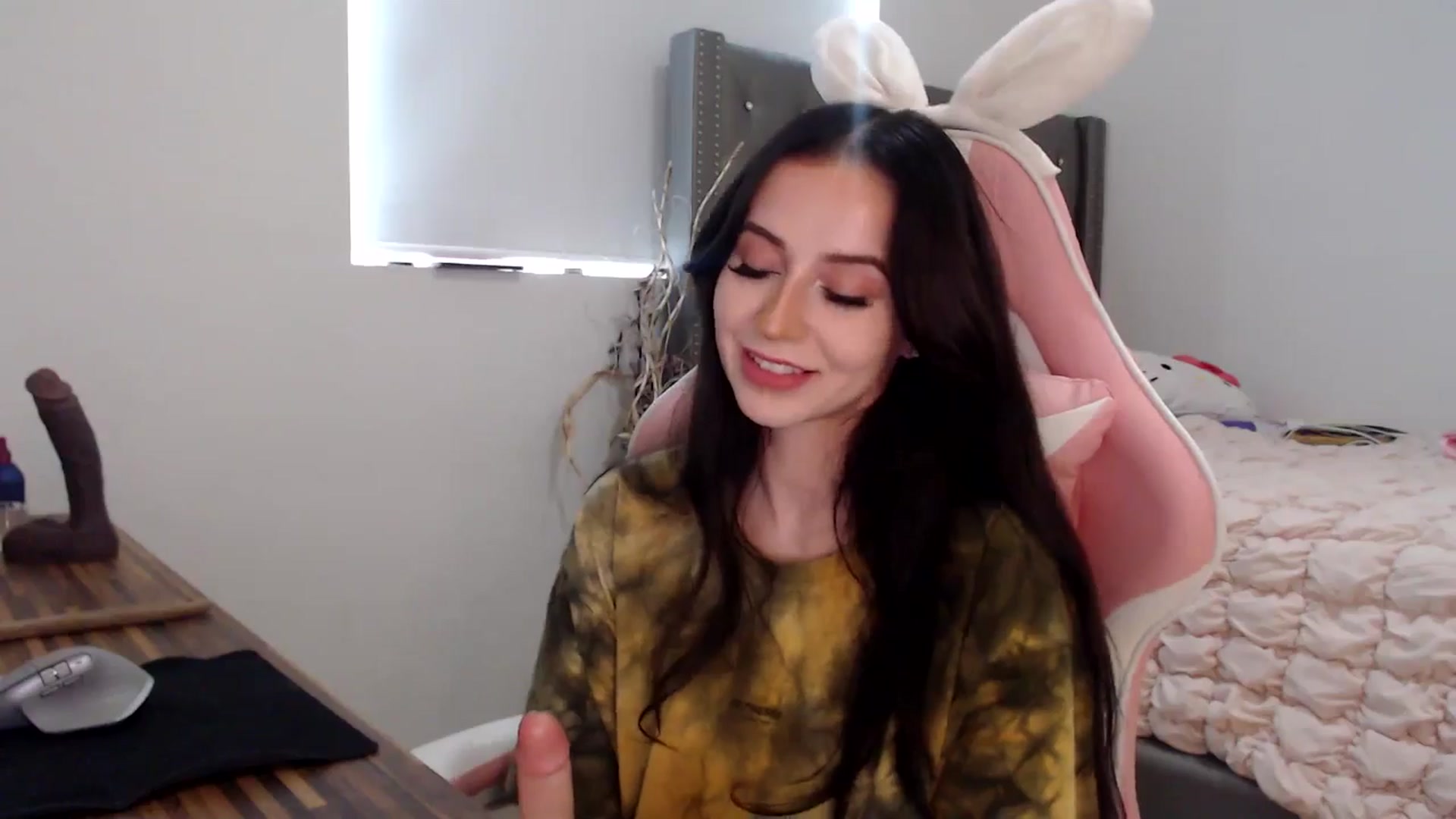 Gallery image thumbnail from iplayhardbabe's myfreecams stream on, 06/15/2024, 20:00 image 11 of 20