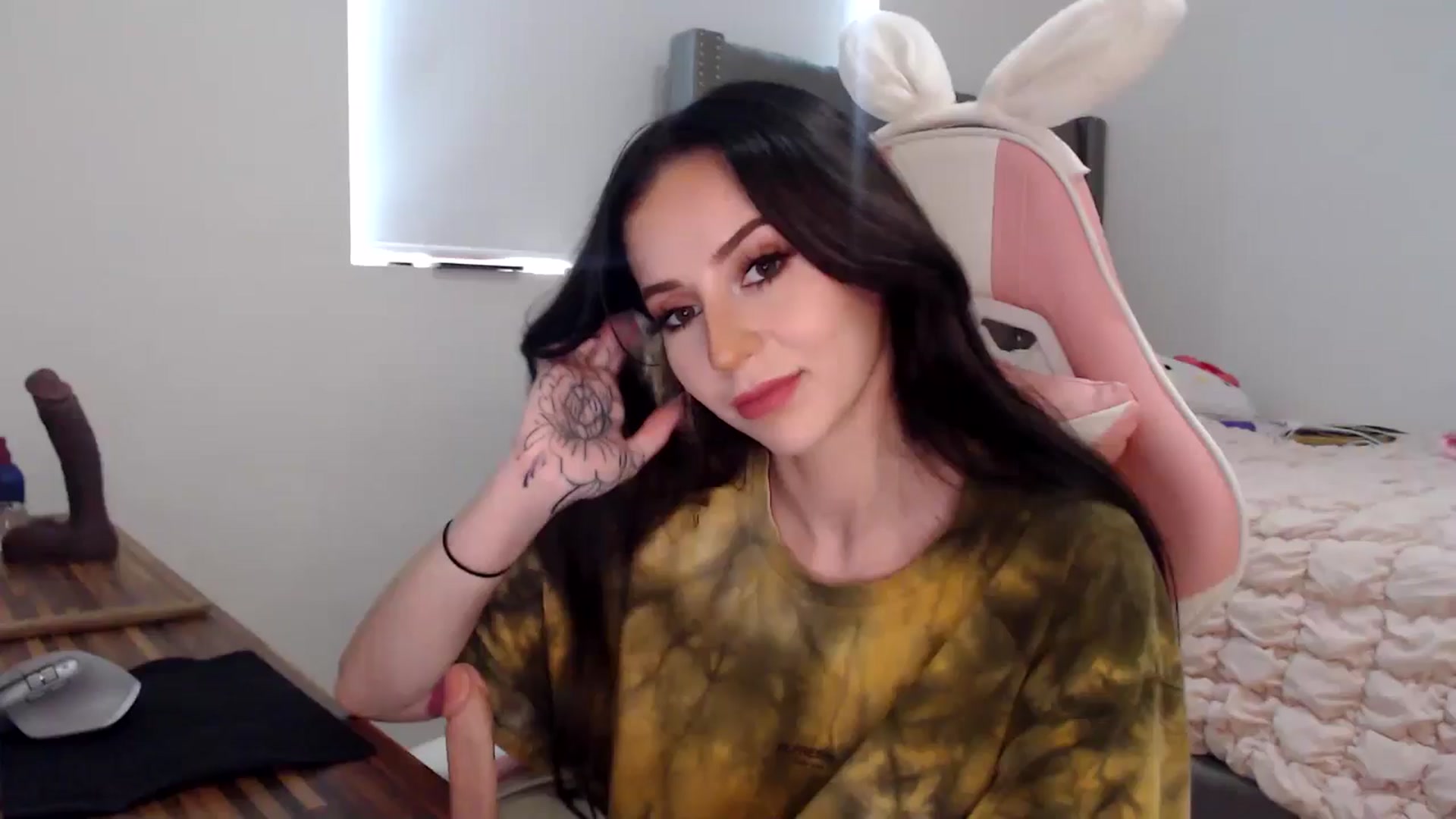 Gallery image thumbnail from iplayhardbabe's myfreecams stream on, 06/15/2024, 20:00 image 19 of 20