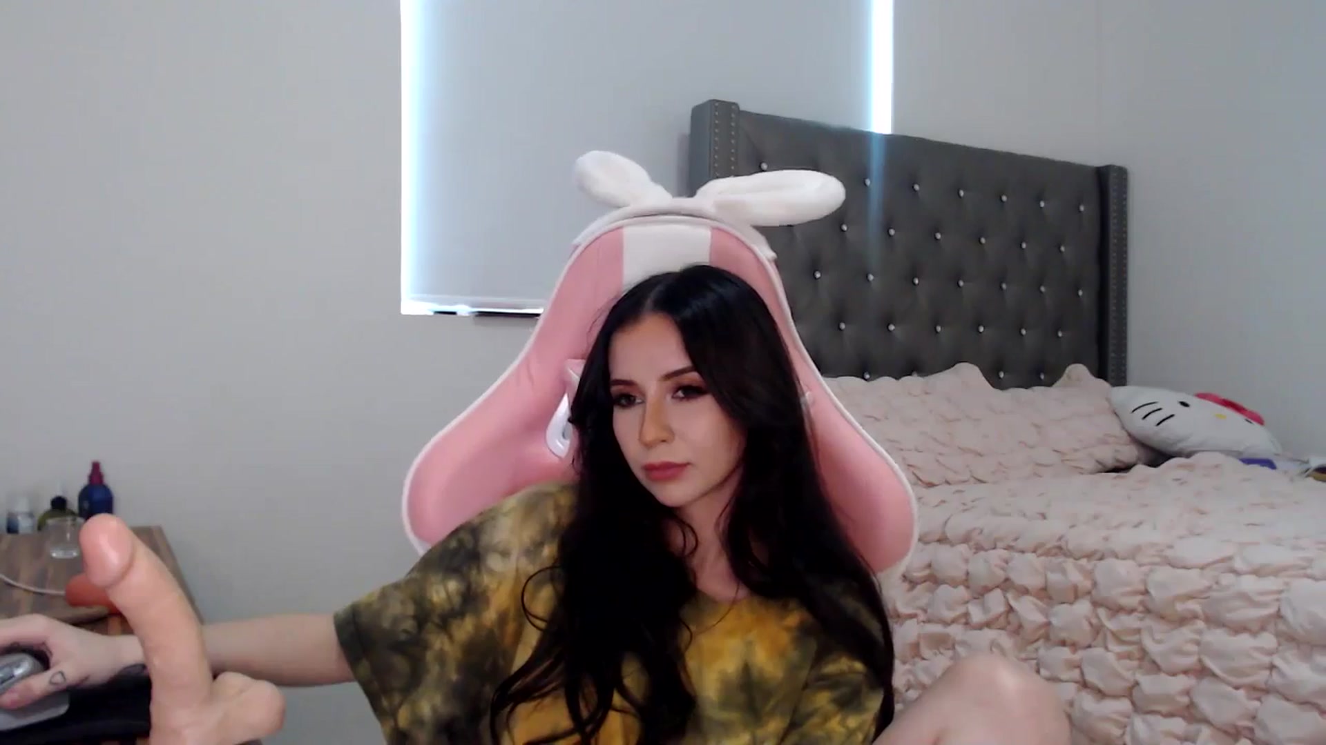 Gallery image thumbnail from iplayhardbabe's myfreecams stream on, 06/15/2024, 22:12 image 15 of 20