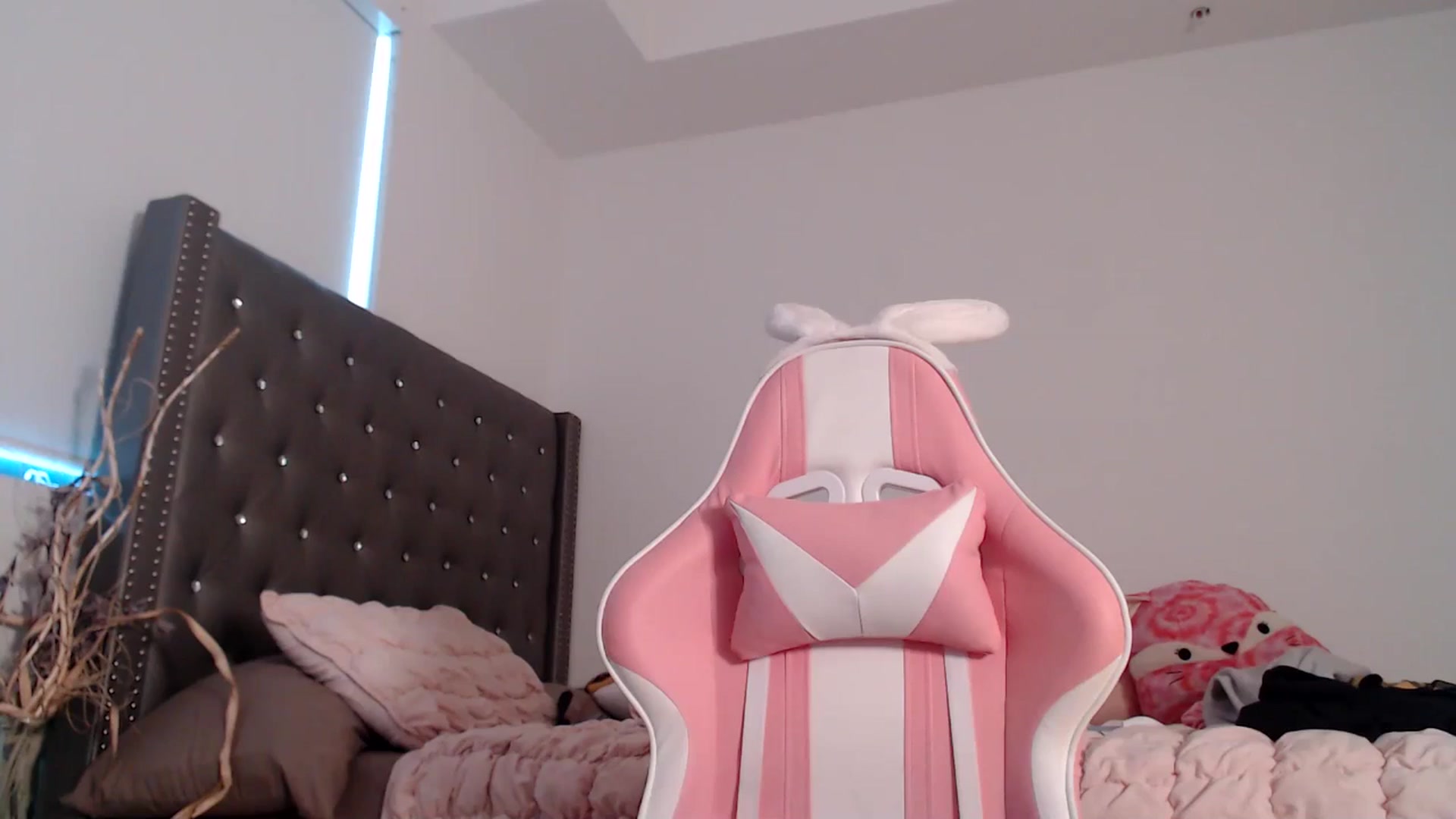 Gallery image thumbnail from iplayhardbabe's myfreecams stream on, 06/16/2024, 23:56 image 12 of 20