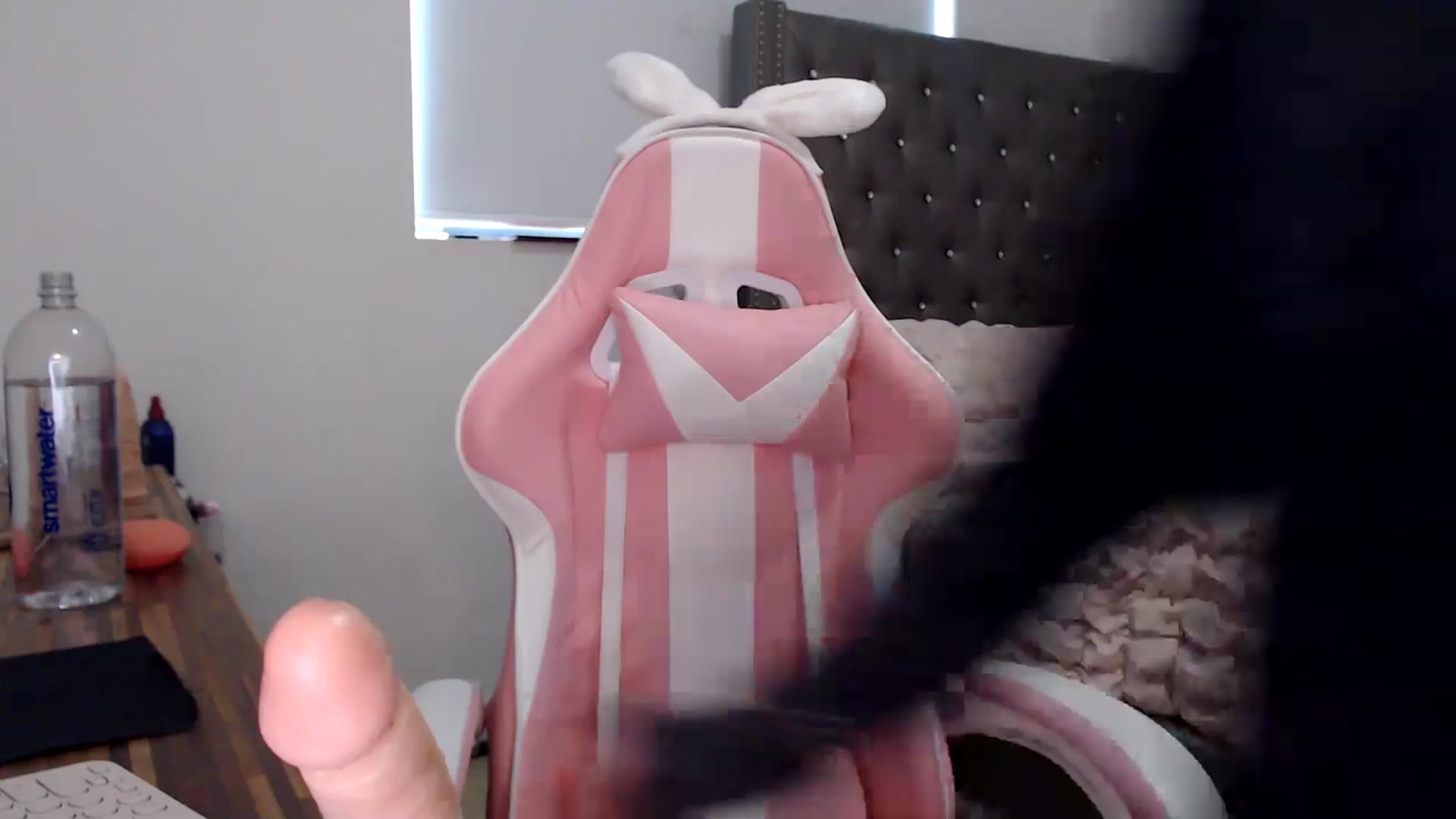 Gallery image thumbnail from iplayhardbabe's myfreecams stream on, 06/22/2024, 21:17 image 10 of 20