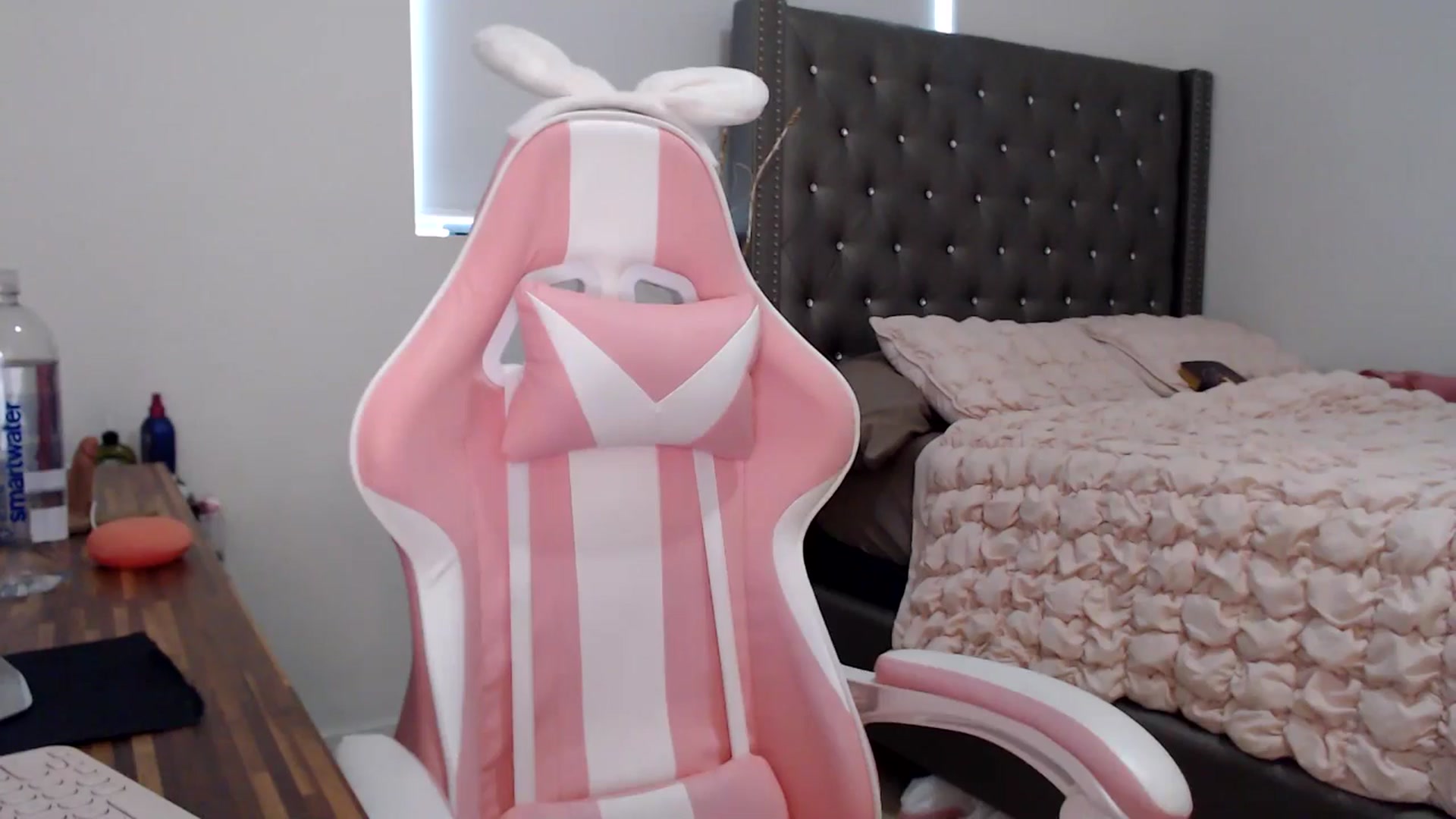 Gallery image thumbnail from iplayhardbabe's myfreecams stream on, 06/22/2024, 21:17 image 7 of 20