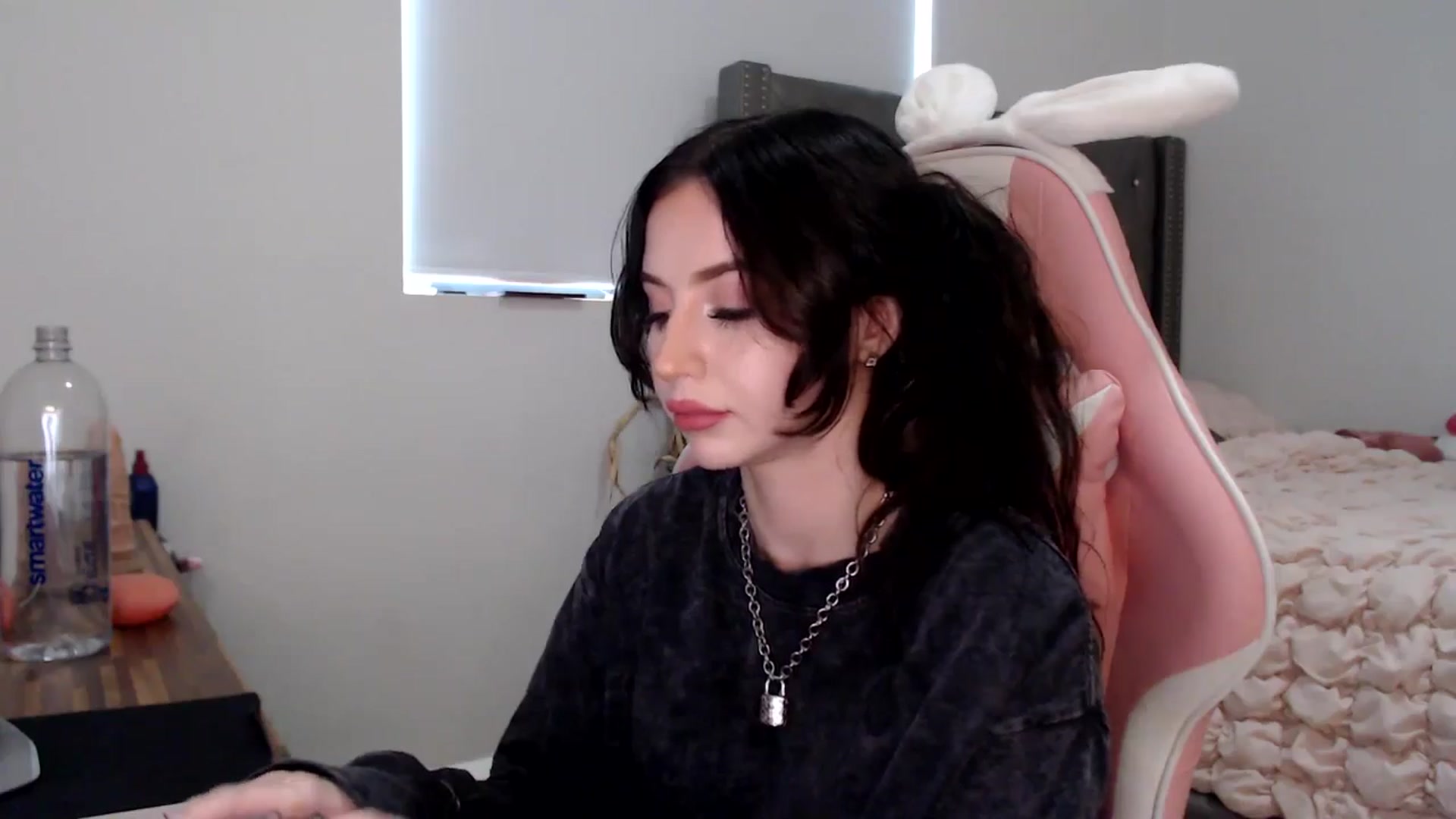 Gallery image thumbnail from iplayhardbabe's myfreecams stream on, 06/22/2024, 21:17 image 14 of 20