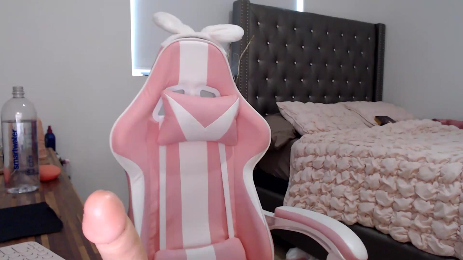Gallery image thumbnail from iplayhardbabe's myfreecams stream on, 06/22/2024, 21:17 image 9 of 20