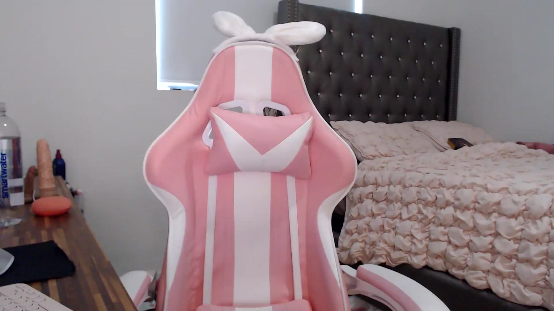 Gallery image thumbnail from iplayhardbabe's myfreecams stream on, 06/22/2024, 21:17 image 8 of 20