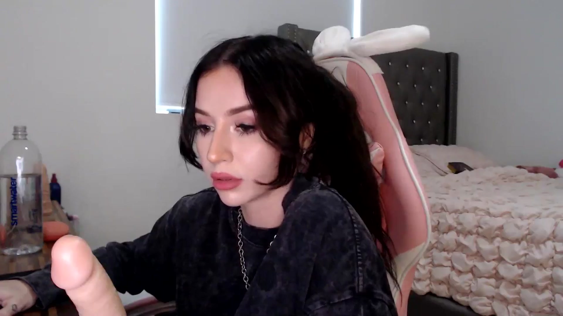Gallery image thumbnail from iplayhardbabe's myfreecams stream on, 06/22/2024, 21:17 image 12 of 20