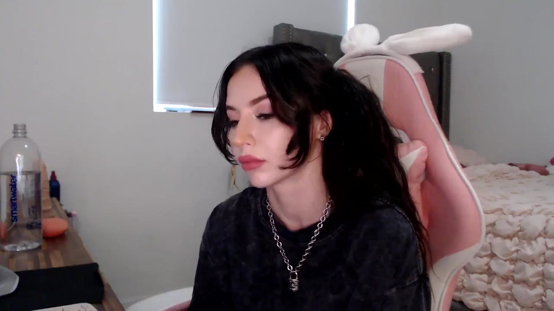 Gallery image thumbnail from iplayhardbabe's myfreecams stream on, 06/22/2024, 21:17 image 13 of 20