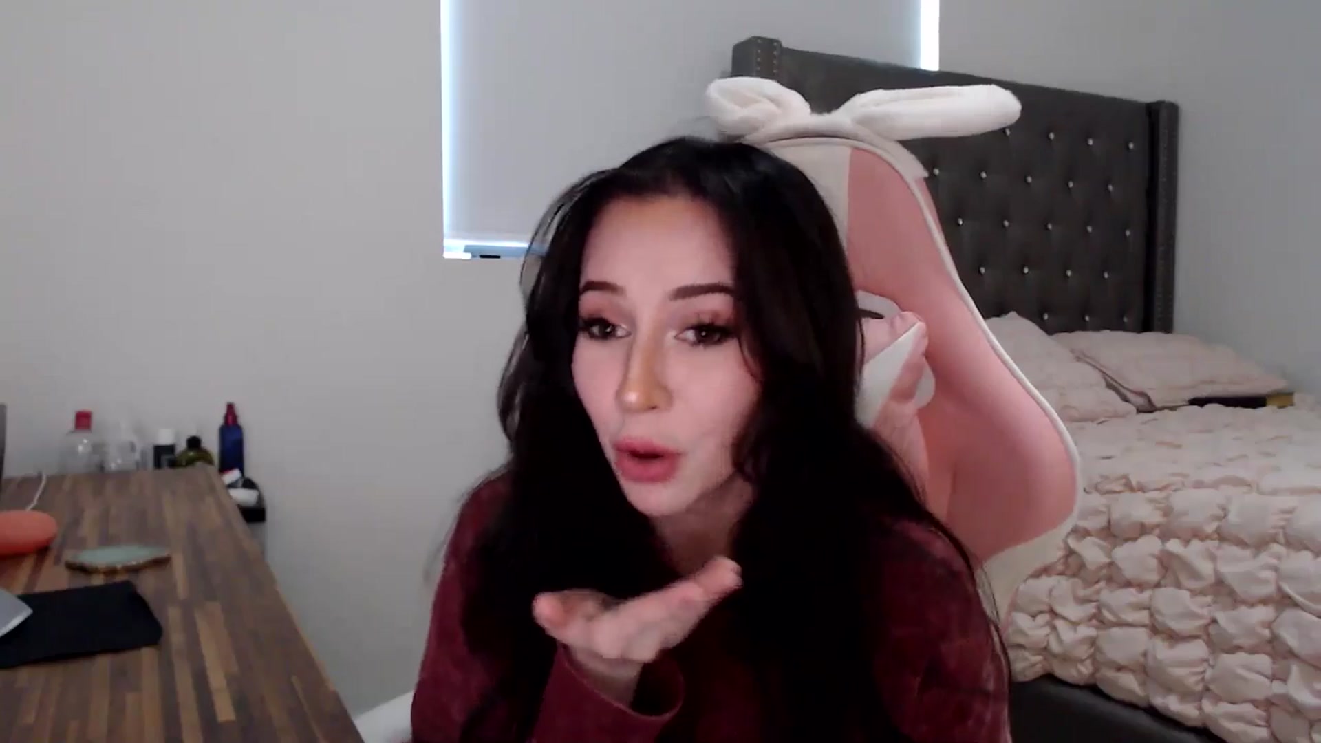 Gallery image thumbnail from iplayhardbabe's myfreecams stream on, 06/24/2024, 20:12 image 4 of 20