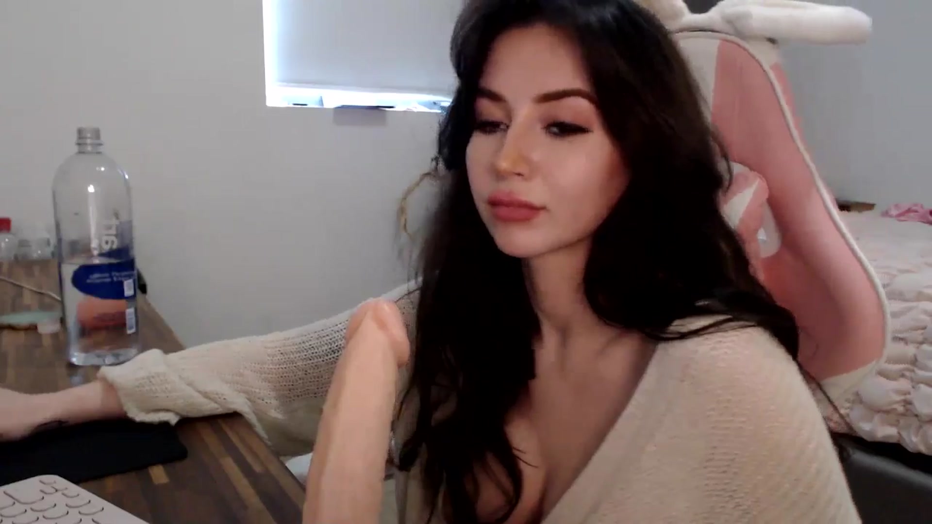 Gallery image thumbnail from iplayhardbabe's myfreecams stream on, 06/25/2024, 22:24 image 9 of 20