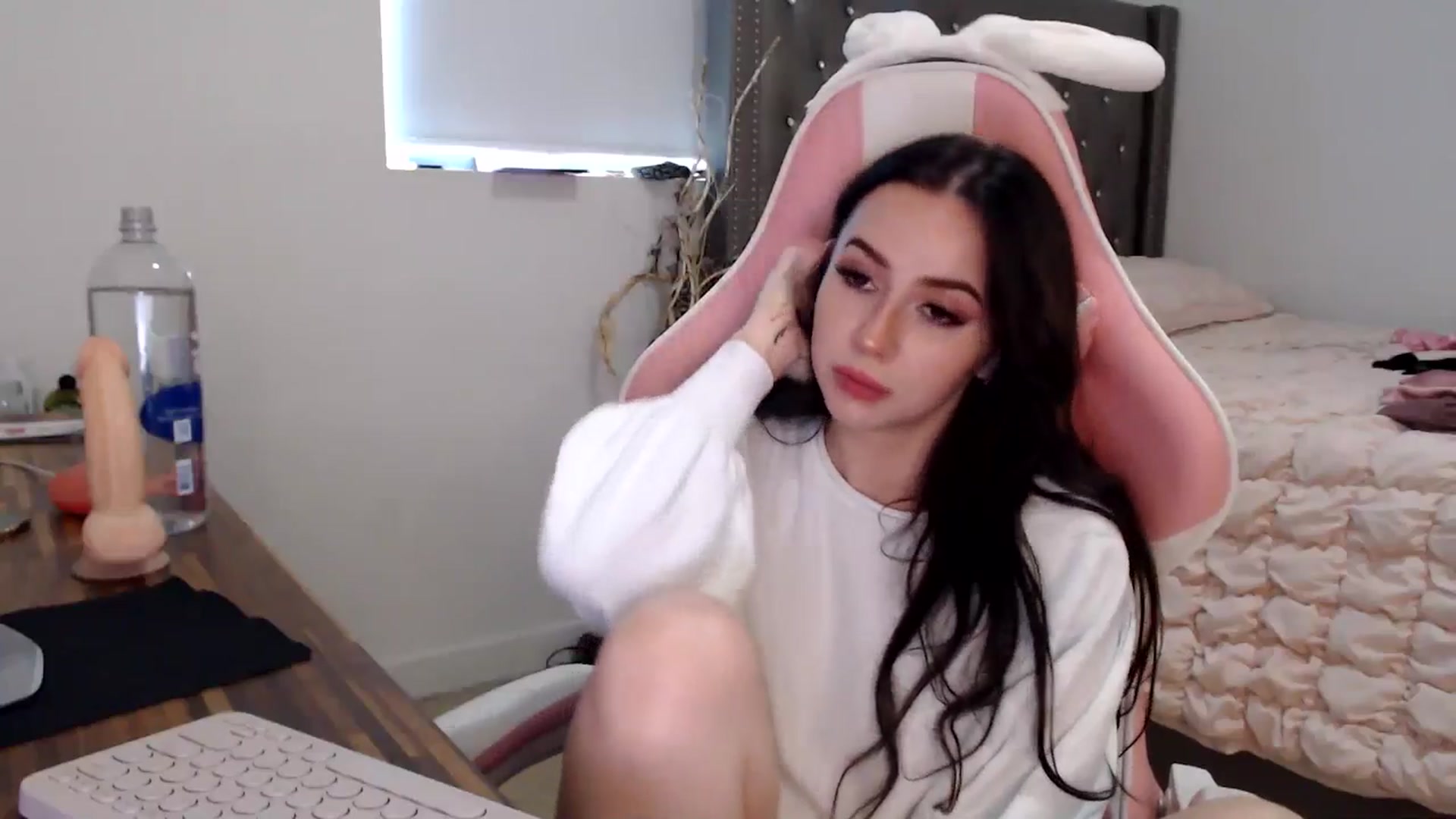 Gallery image thumbnail from iplayhardbabe's myfreecams stream on, 06/27/2024, 21:47 image 8 of 20