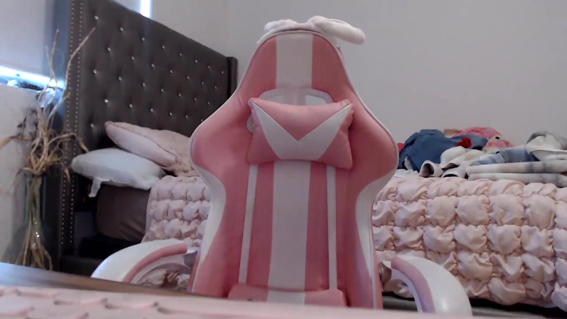 Gallery image thumbnail from iplayhardbabe's myfreecams stream on, 06/28/2024, 21:54 image 15 of 20