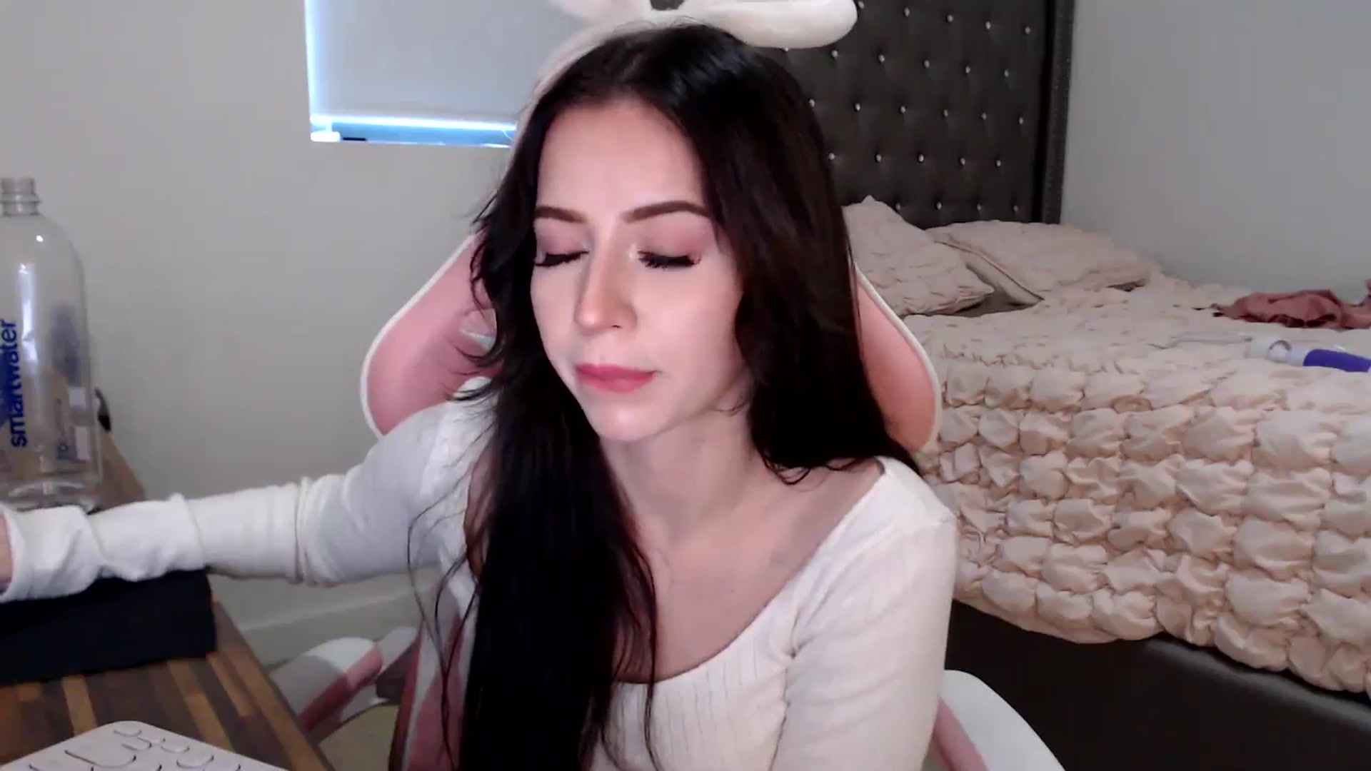 Gallery image thumbnail from iplayhardbabe's myfreecams stream on, 06/29/2024, 22:41 image 19 of 20