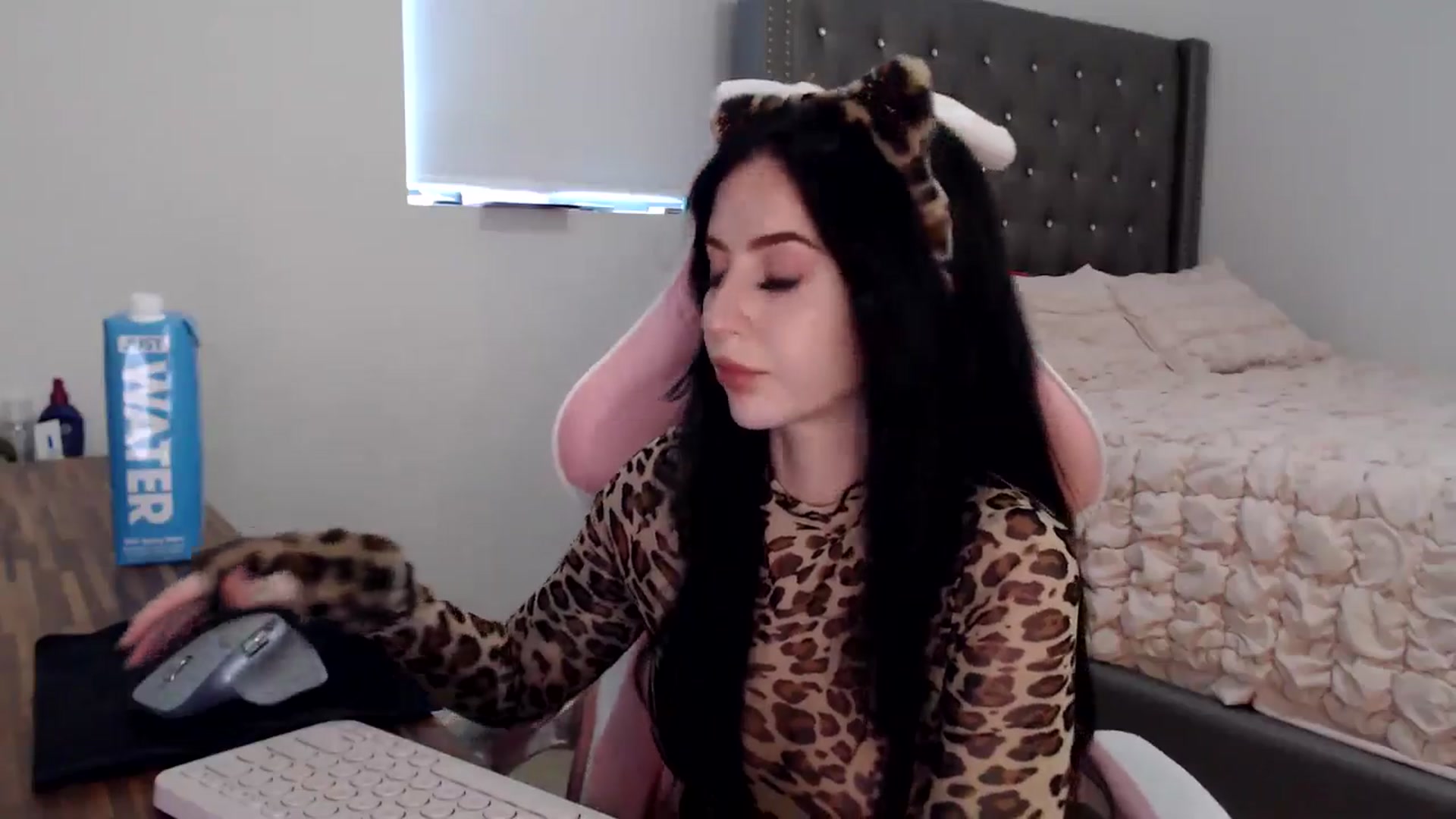 Gallery image thumbnail from iplayhardbabe's myfreecams stream on, 07/20/2024, 23:41 image 7 of 20