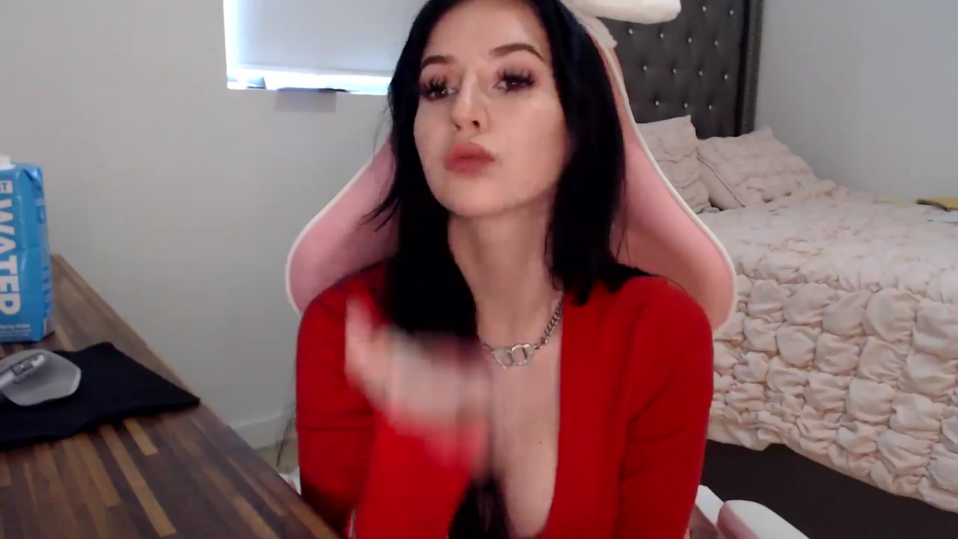 Gallery image thumbnail from iplayhardbabe's myfreecams stream on, 07/21/2024, 21:50 image 12 of 20