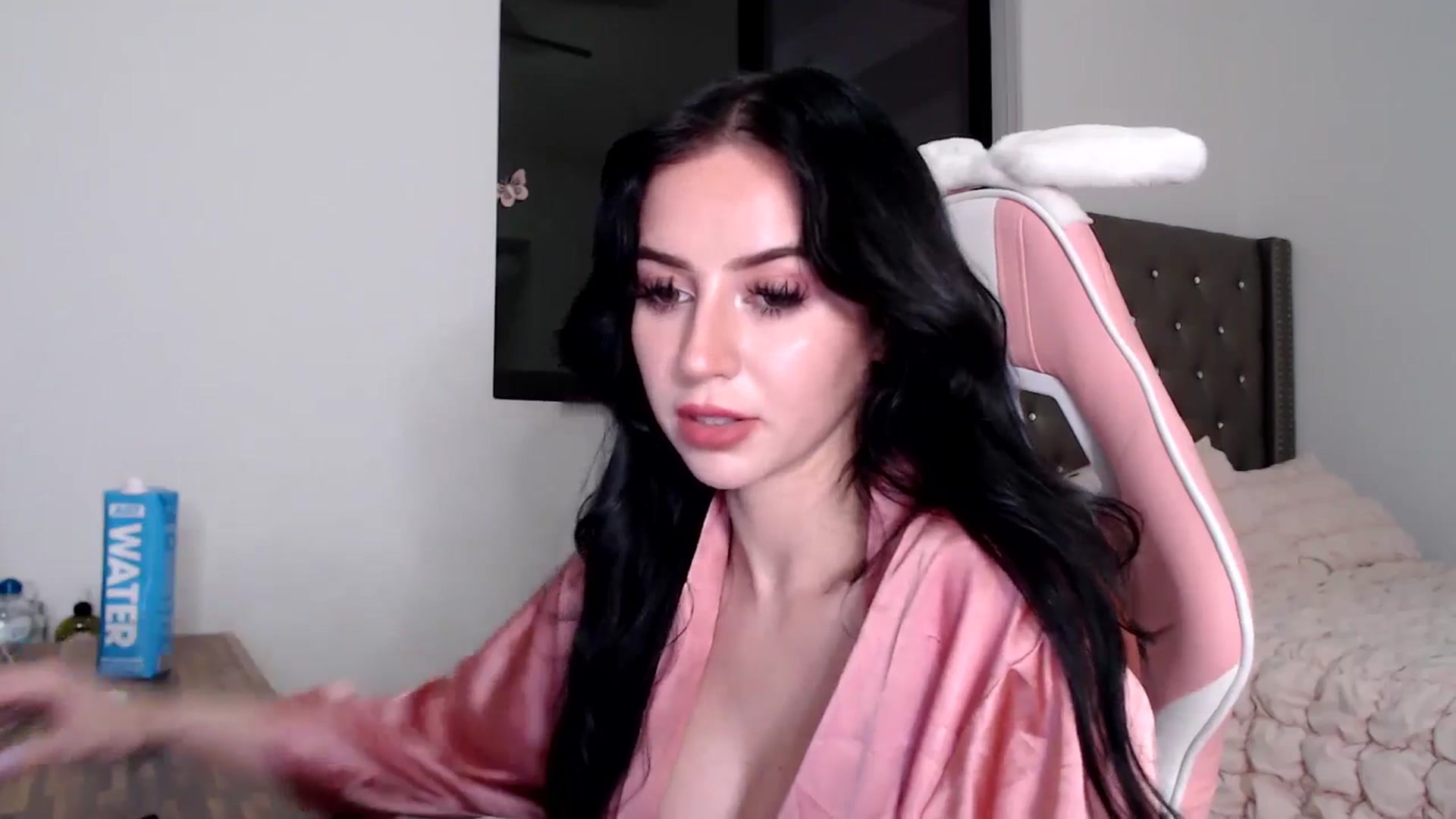 Gallery image thumbnail from iplayhardbabe's myfreecams stream on, 07/24/2024, 02:12 image 4 of 20