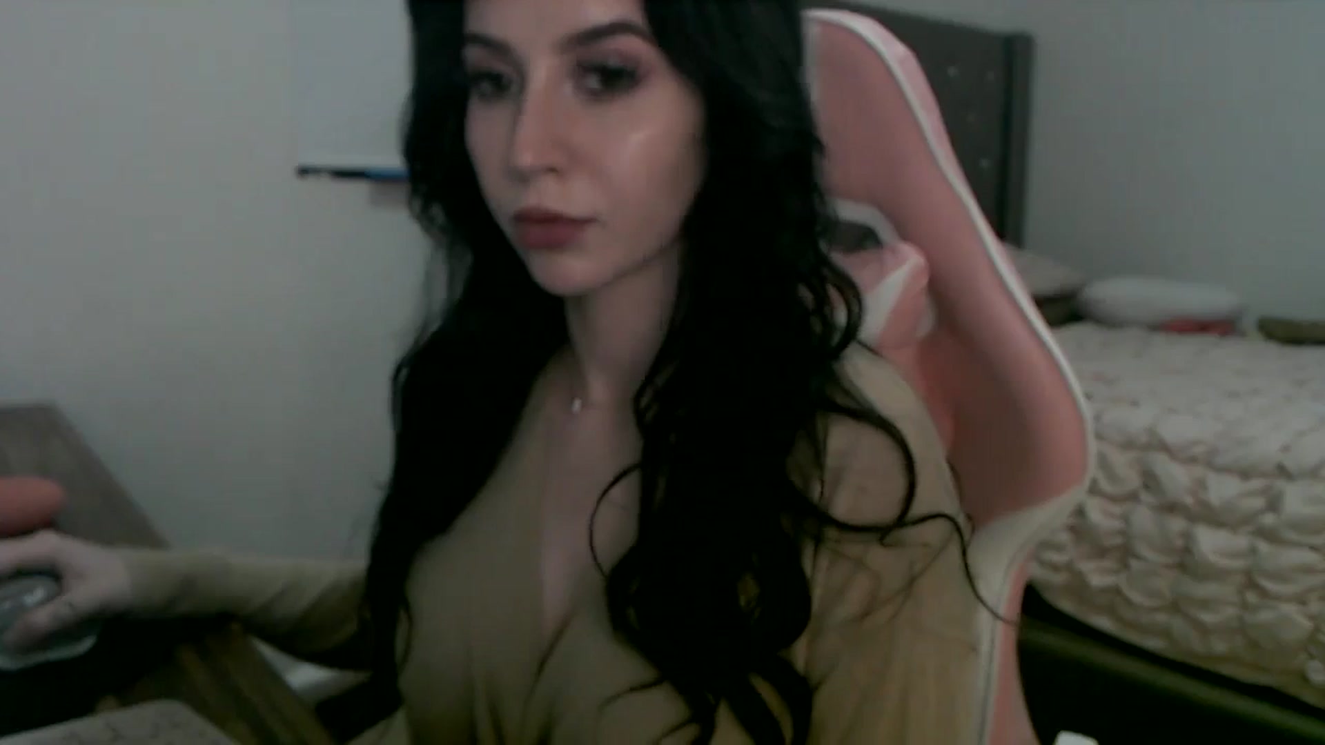 Gallery image thumbnail from iplayhardbabe's myfreecams stream on, 08/01/2024, 24:24 image 19 of 20