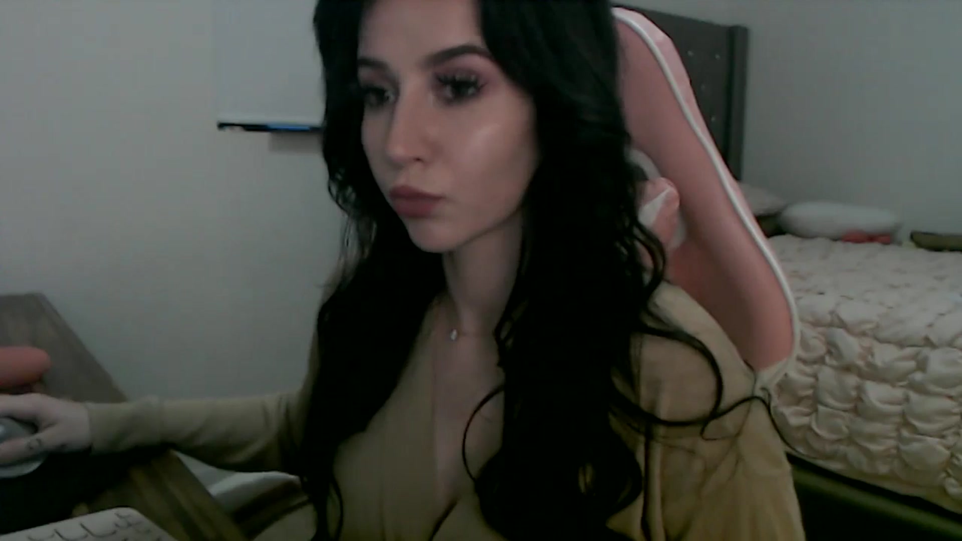 Gallery image thumbnail from iplayhardbabe's myfreecams stream on, 08/01/2024, 24:24 image 18 of 20