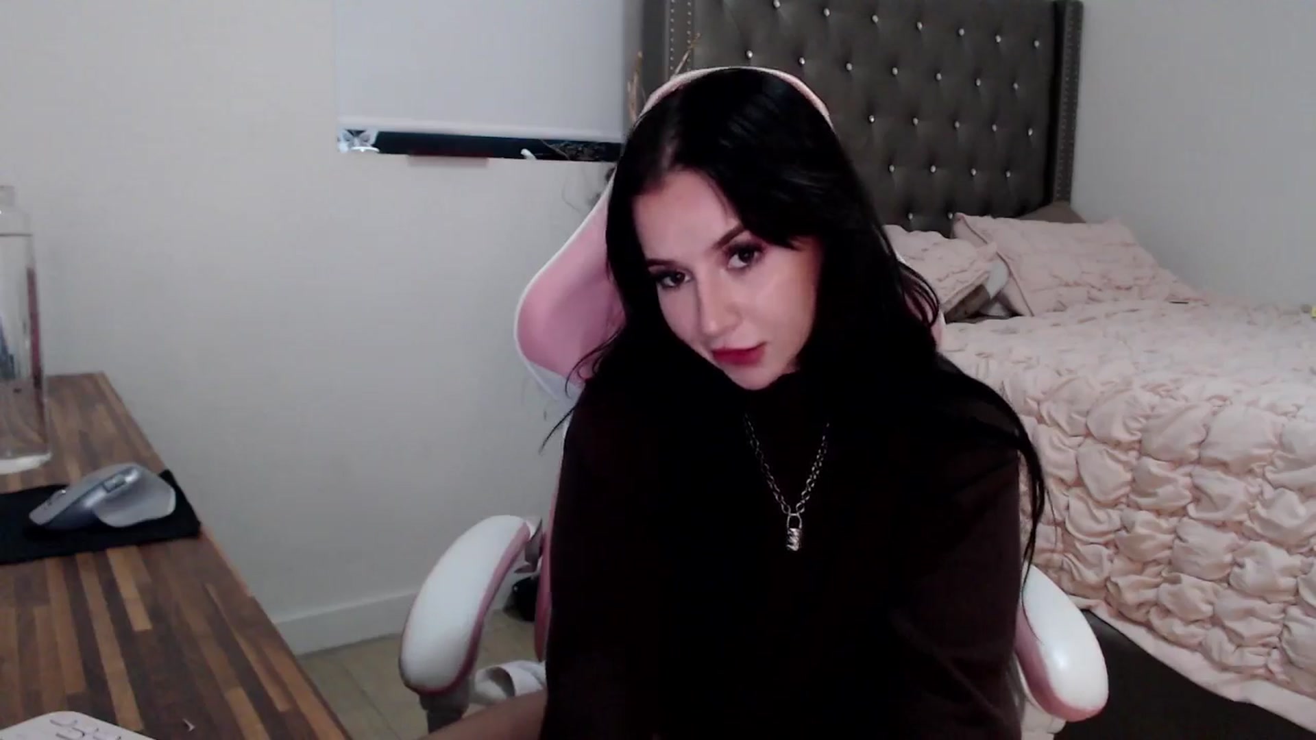 Gallery image thumbnail from iplayhardbabe's myfreecams stream on, 08/03/2024, 23:13 image 19 of 20