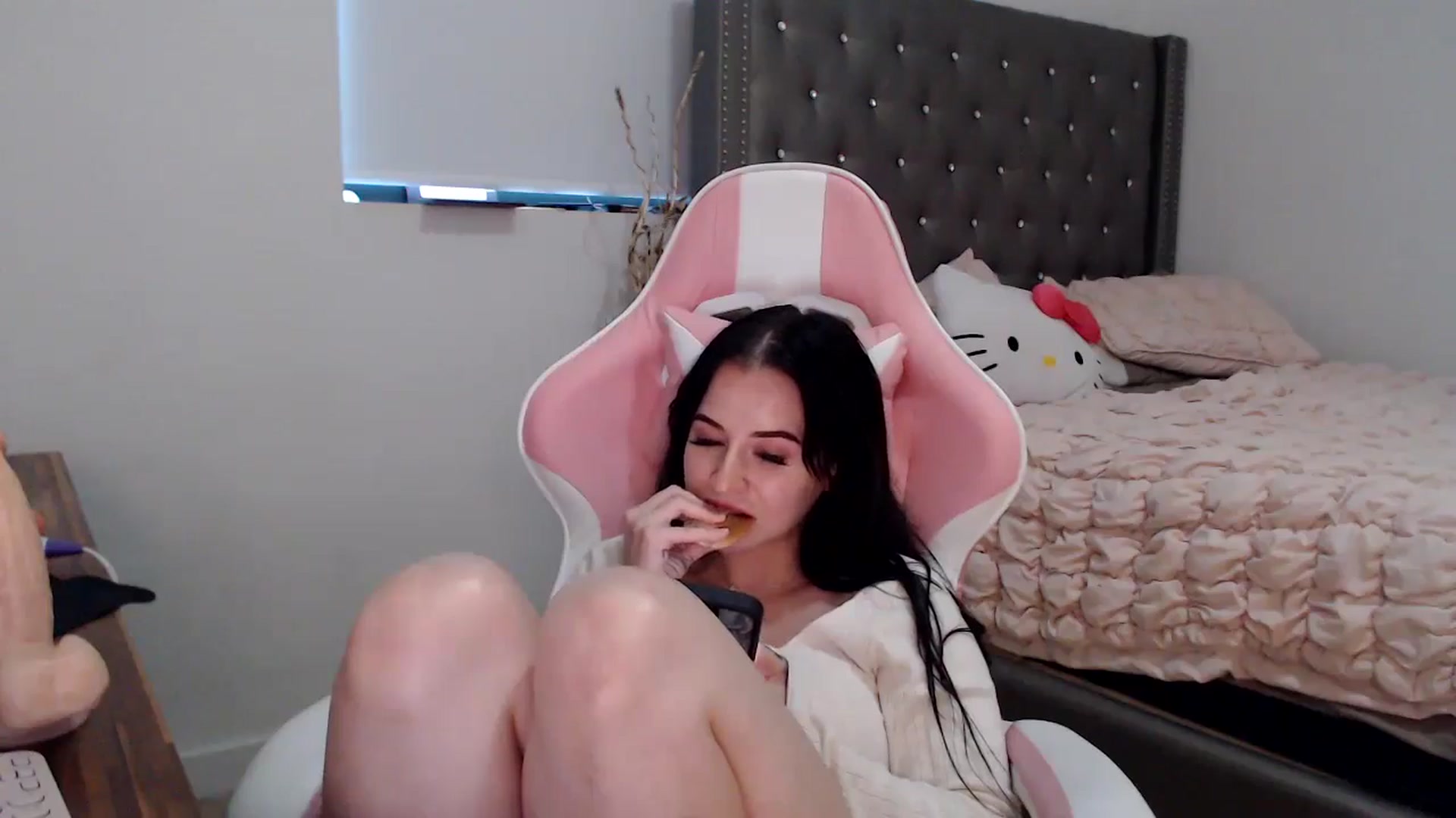 Gallery image thumbnail from iplayhardbabe's myfreecams stream on, 08/07/2024, 23:57 image 9 of 20