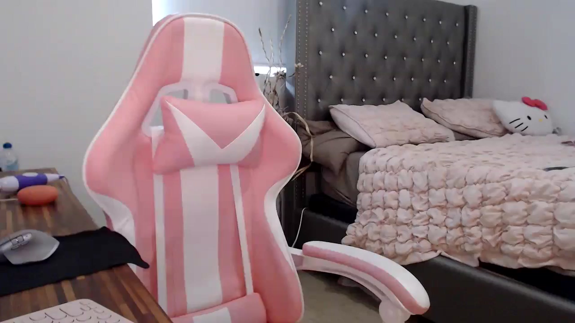 Gallery image thumbnail from iplayhardbabe's myfreecams stream on, 08/08/2024, 21:46 image 14 of 20