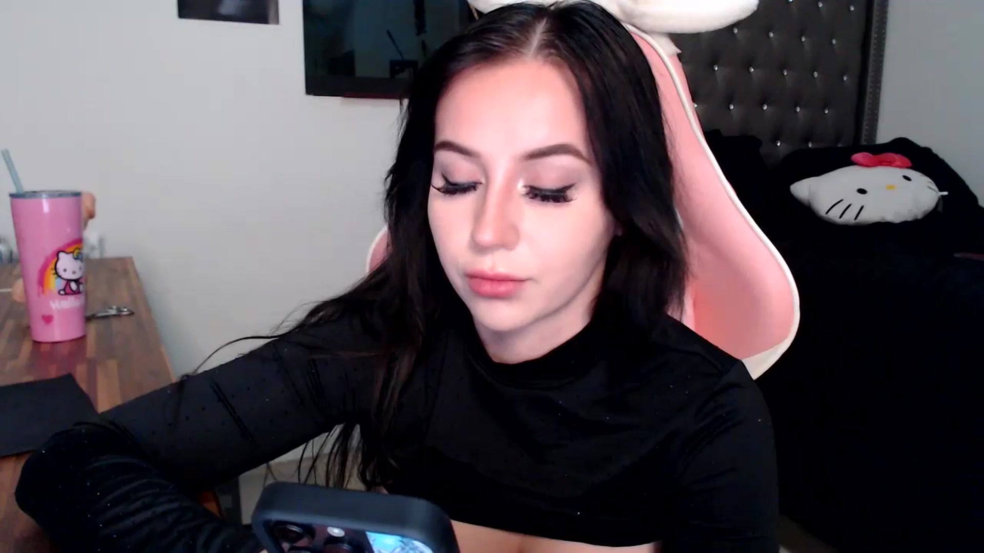 Gallery image thumbnail from iplayhardbabe's myfreecams stream on, 09/29/2024, 23:52 image 10 of 20