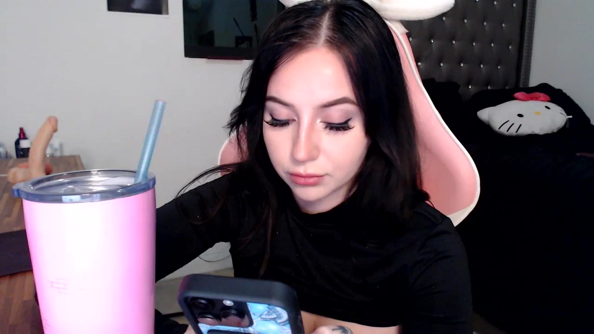 Gallery image thumbnail from iplayhardbabe's myfreecams stream on, 09/29/2024, 23:52 image 12 of 20