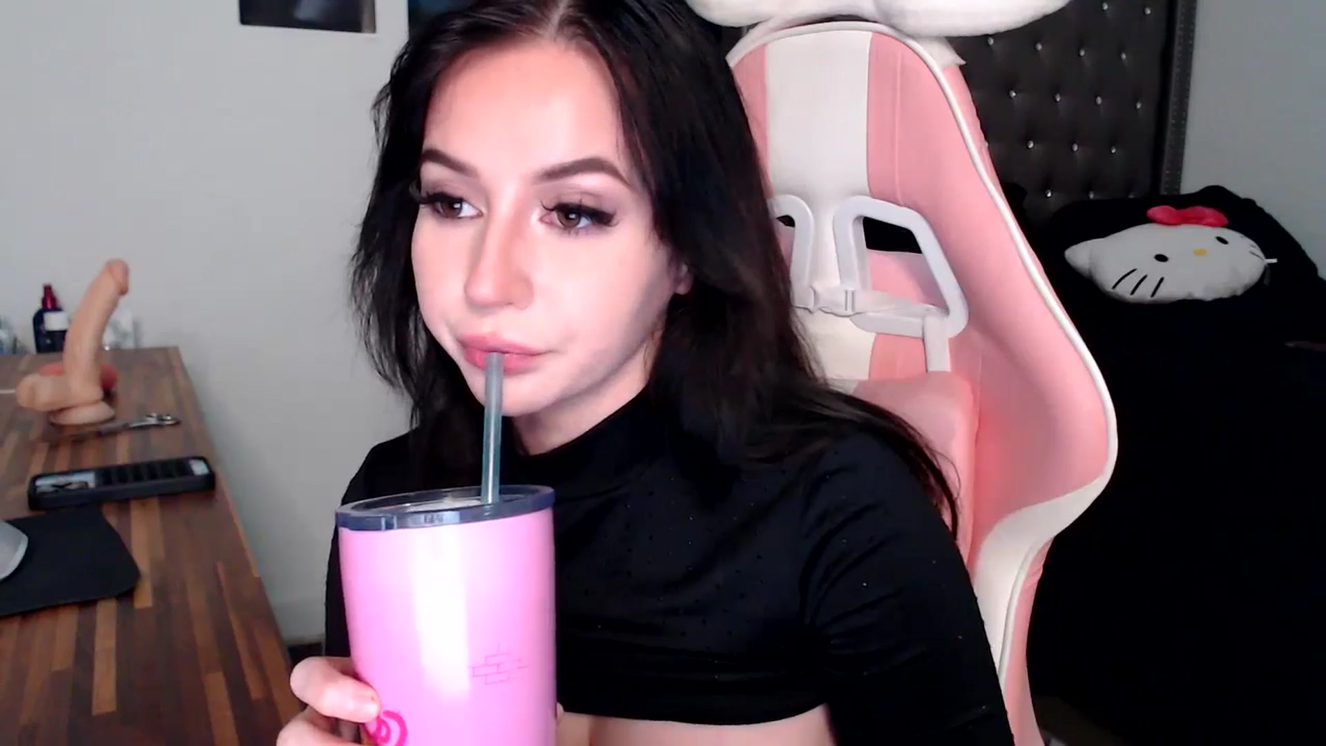 Gallery image thumbnail from iplayhardbabe's myfreecams stream on, 09/29/2024, 23:52 image 7 of 20