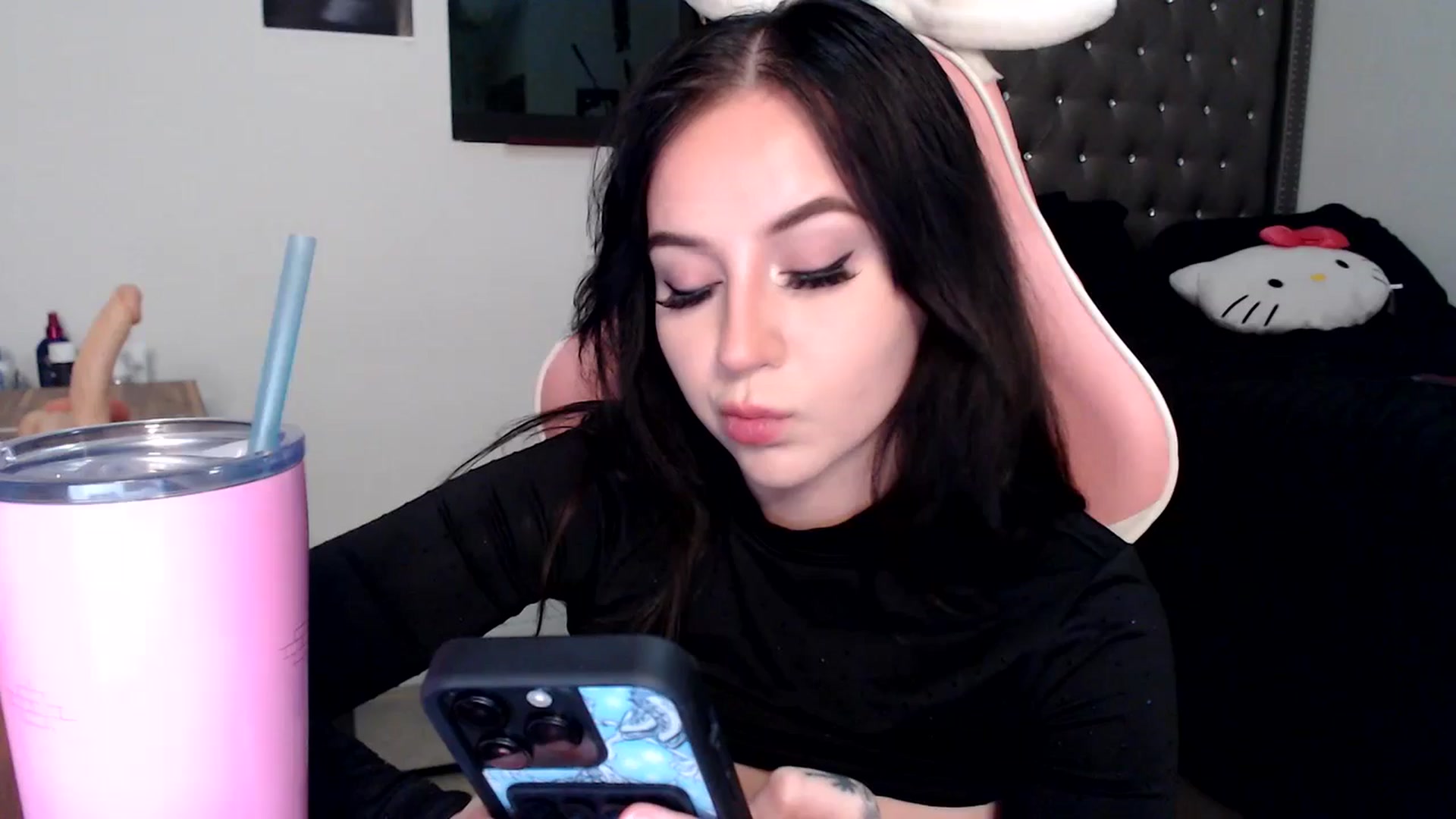 Gallery image thumbnail from iplayhardbabe's myfreecams stream on, 09/29/2024, 23:52 image 13 of 20