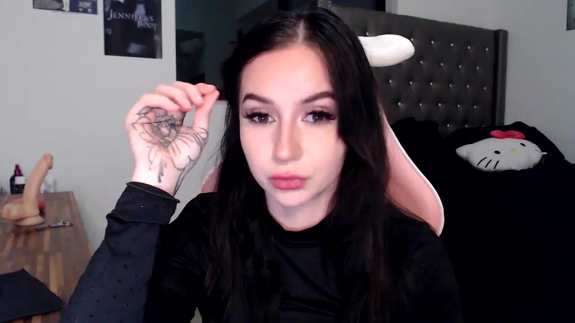 Gallery image thumbnail from iplayhardbabe's myfreecams stream on, 09/29/2024, 23:52 image 18 of 20