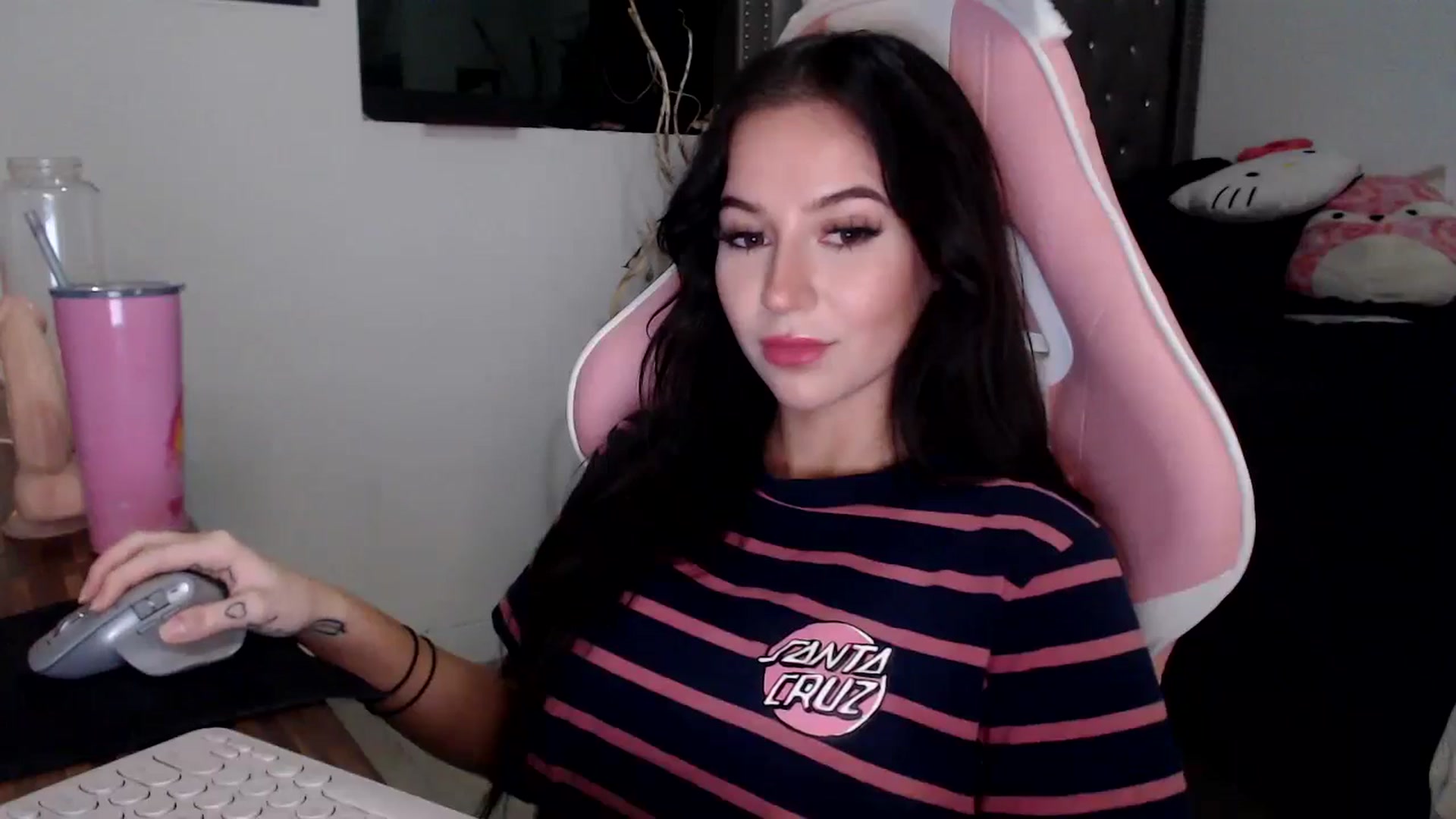 Gallery image thumbnail from iplayhardbabe's myfreecams stream on, 10/13/2024, 01:03 image 15 of 20
