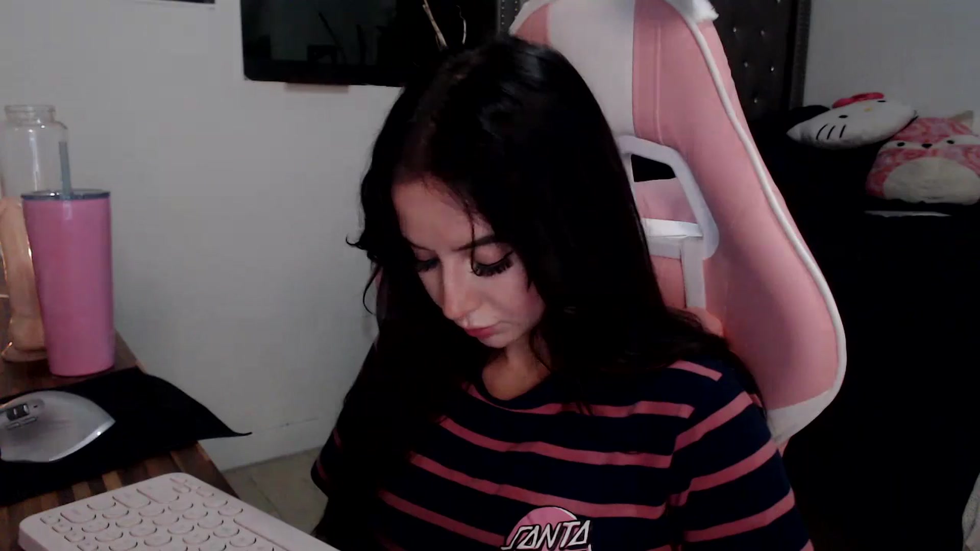 Gallery image thumbnail from iplayhardbabe's myfreecams stream on, 10/13/2024, 01:03 image 13 of 20