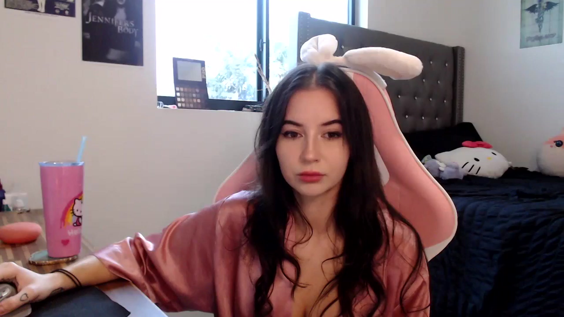 Gallery image thumbnail from iplayhardbabe's myfreecams stream on, 10/15/2024, 22:32 image 7 of 20
