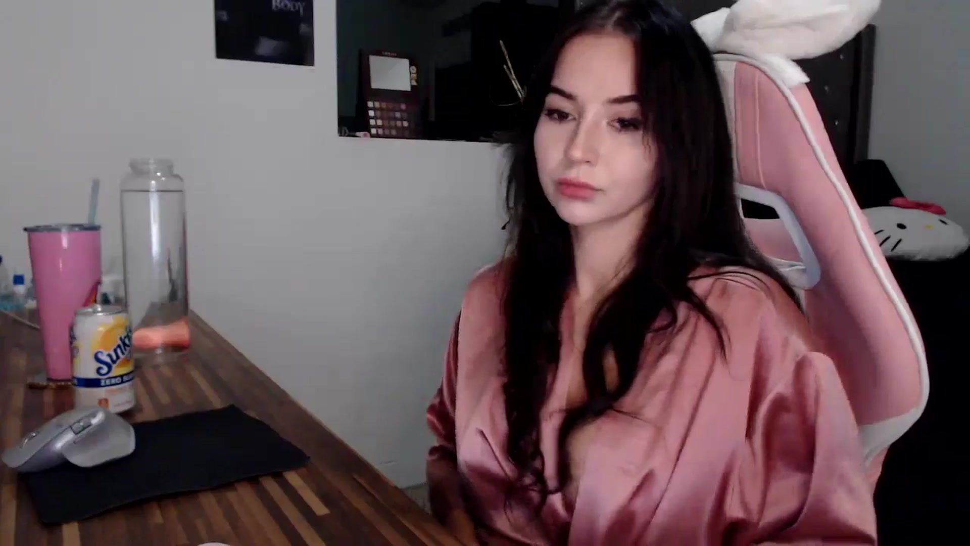 Gallery image thumbnail from iplayhardbabe's myfreecams stream on, 10/15/2024, 23:41 image 15 of 20