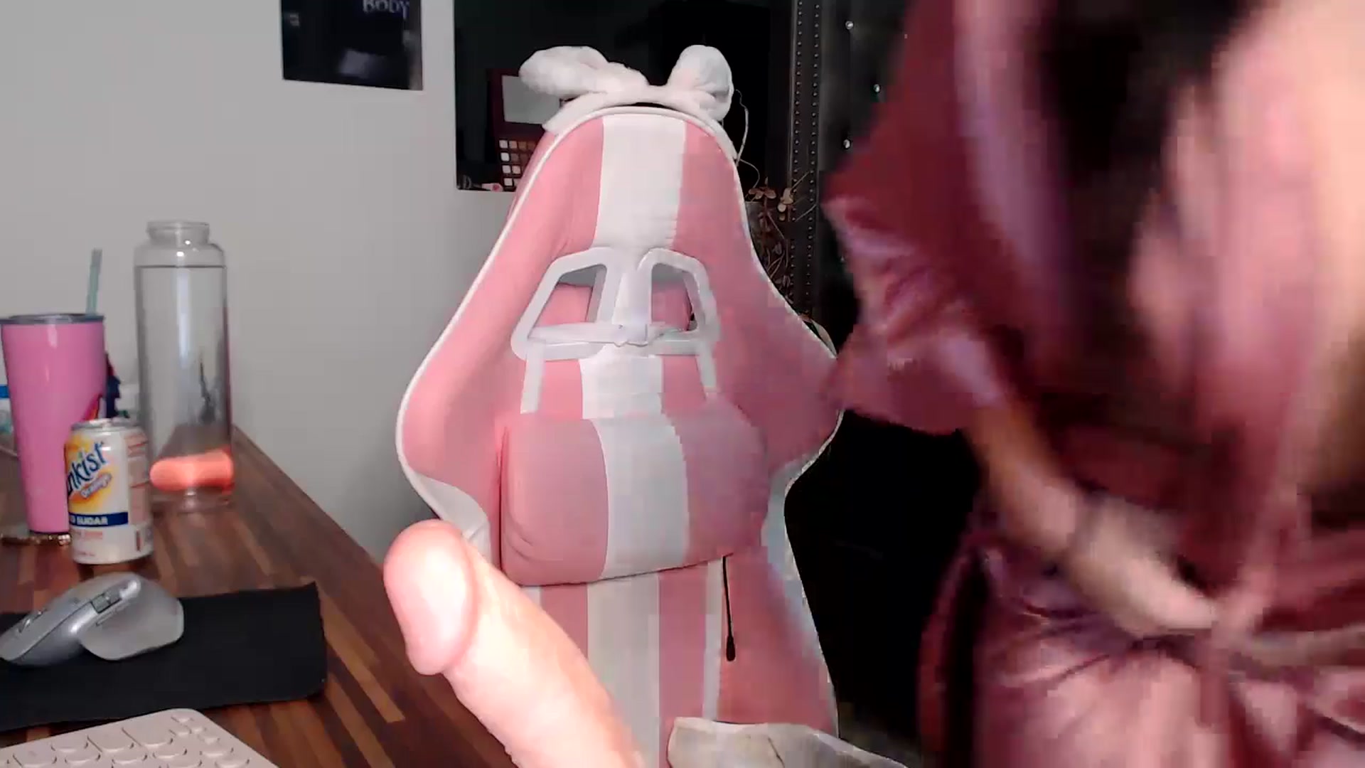 Gallery image thumbnail from iplayhardbabe's myfreecams stream on, 10/16/2024, 24:01 image 14 of 20