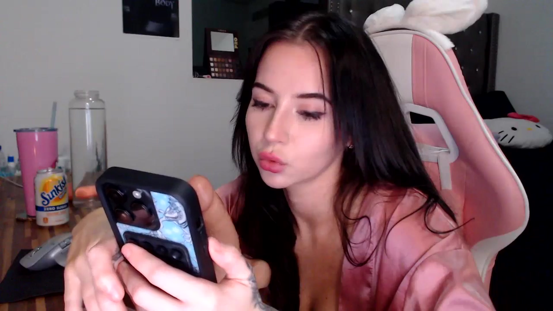 Gallery image thumbnail from iplayhardbabe's myfreecams stream on, 10/16/2024, 24:01 image 8 of 20