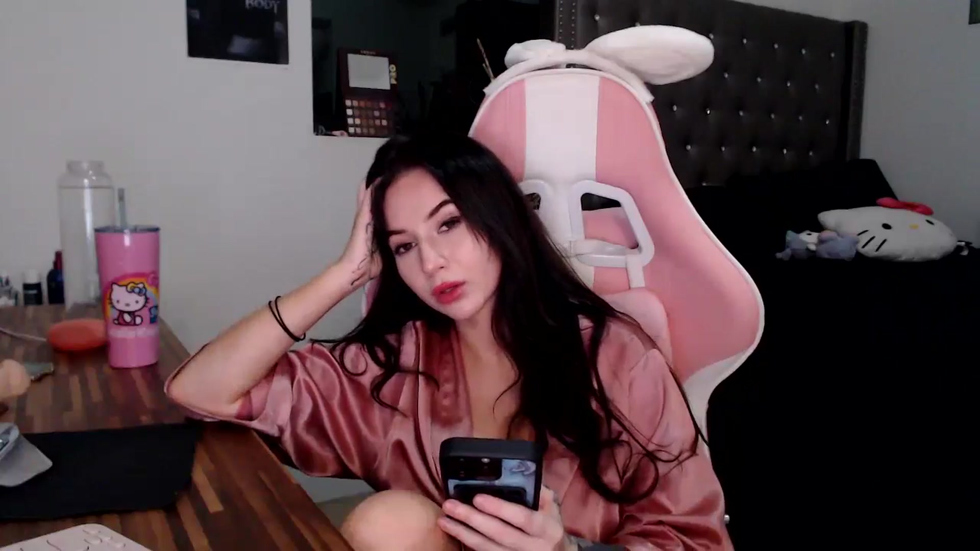 Gallery image thumbnail from iplayhardbabe's myfreecams stream on, 10/16/2024, 01:44 image 16 of 20