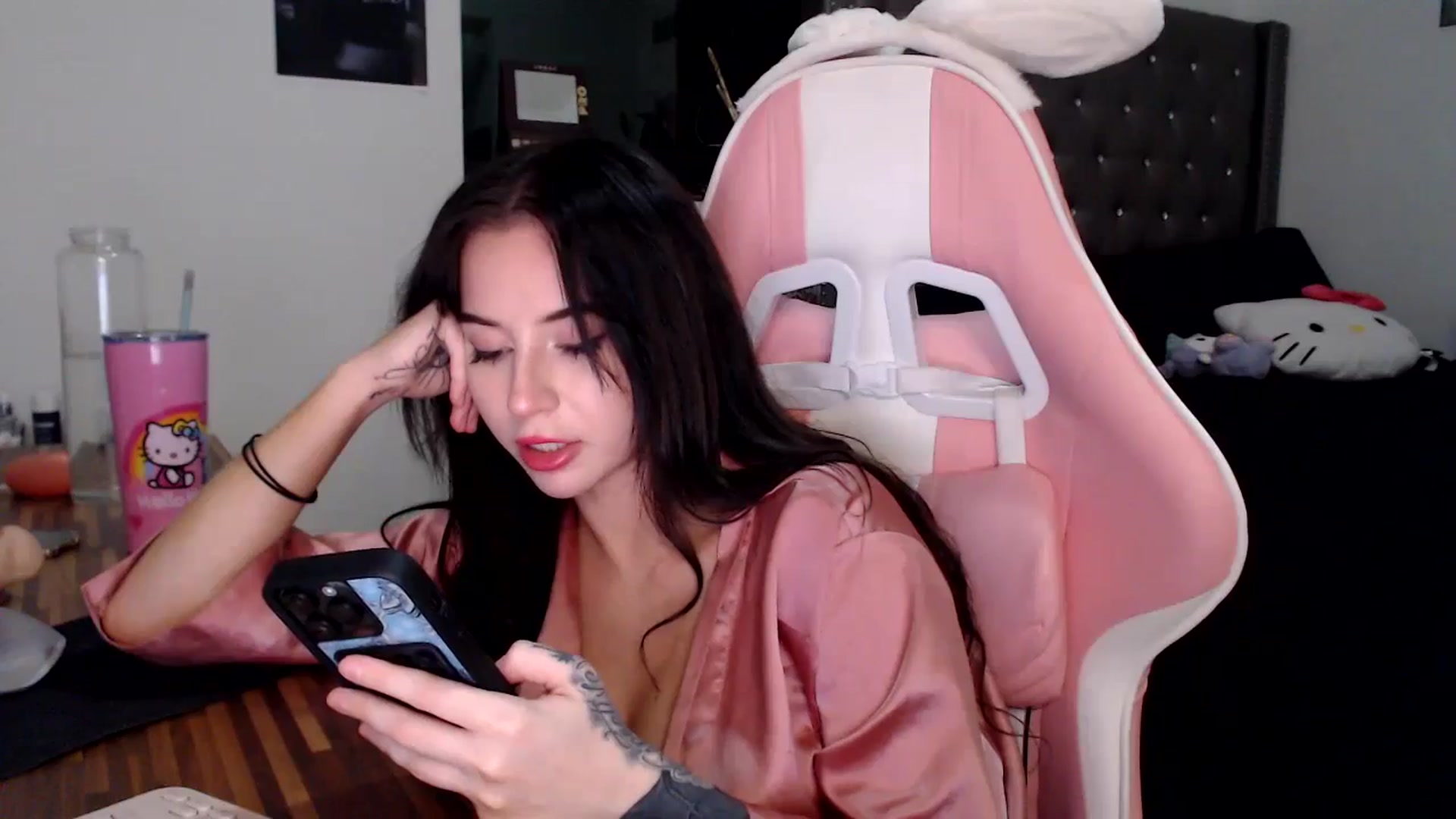 Gallery image thumbnail from iplayhardbabe's myfreecams stream on, 10/16/2024, 02:43 image 3 of 20